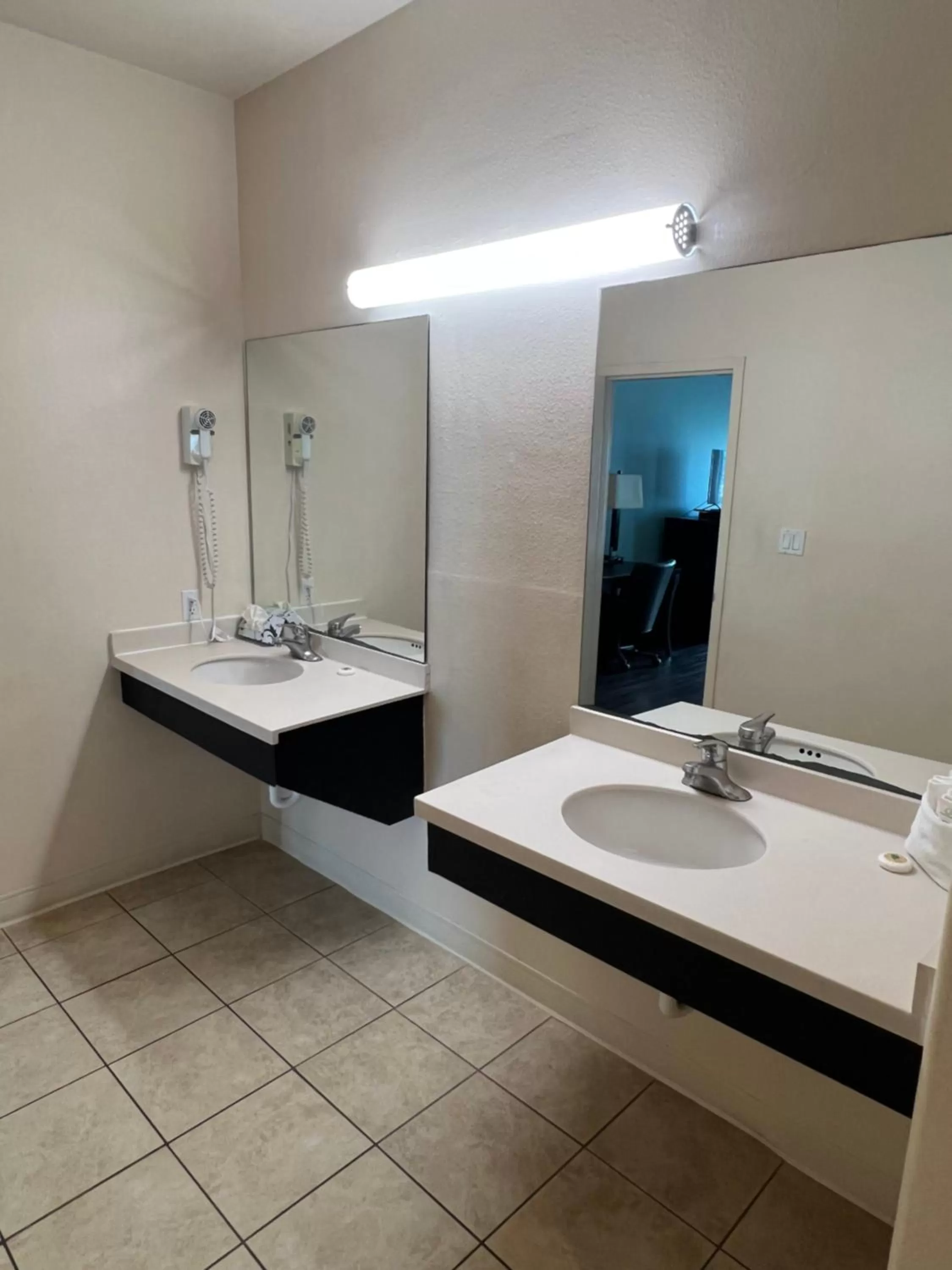 Sunchase Inn & Suites