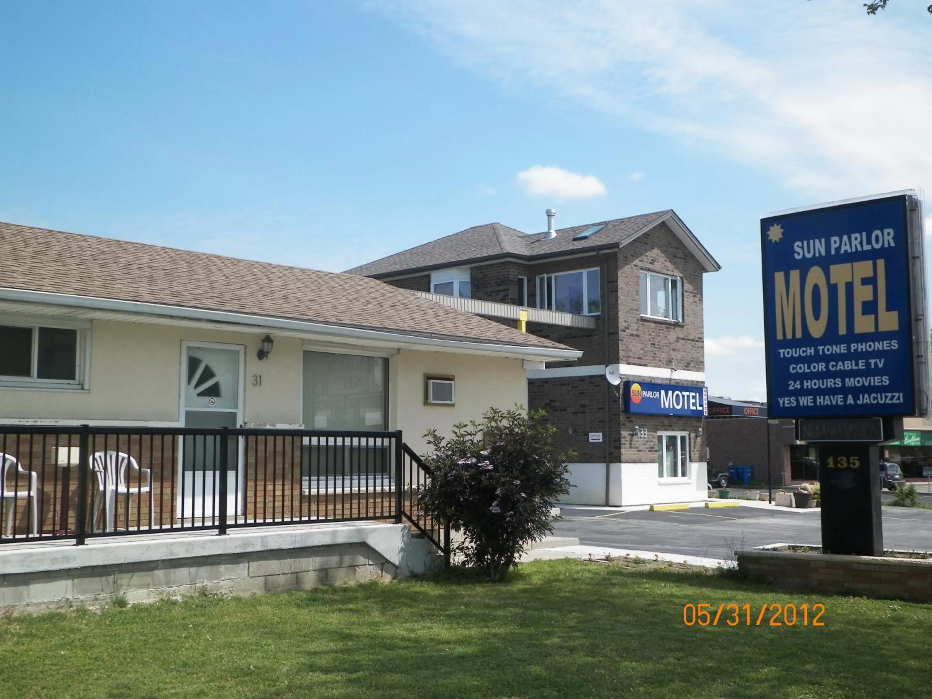Facade/entrance in Sunparlor Motel