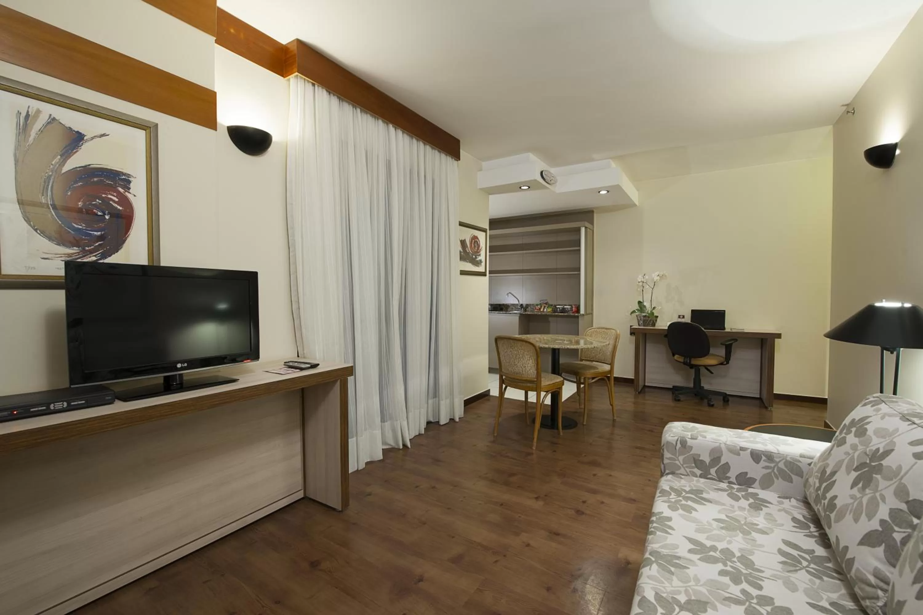 TV and multimedia in Metropolitan Hotel Brasília