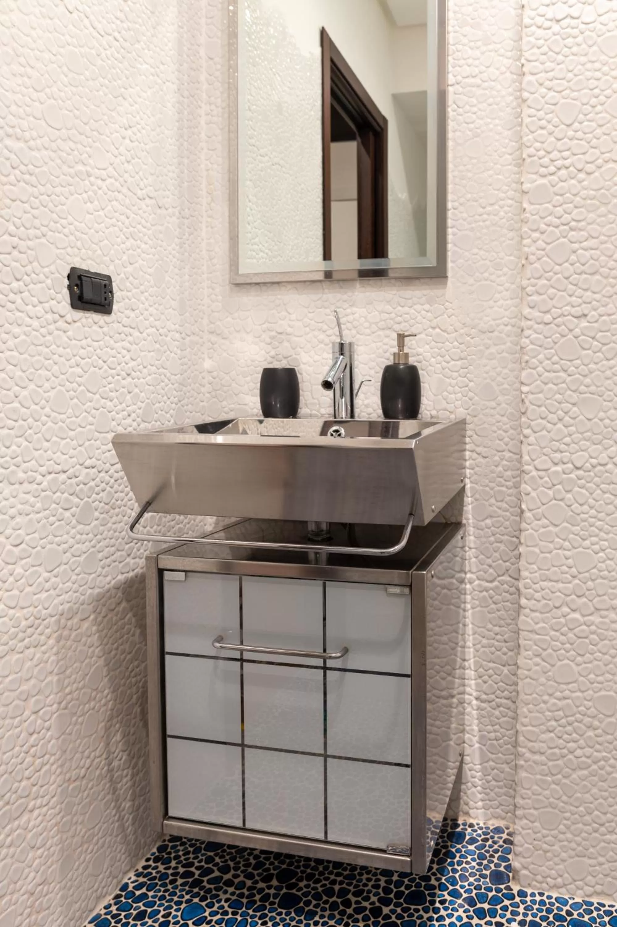 Bathroom in ROOMITO apartments