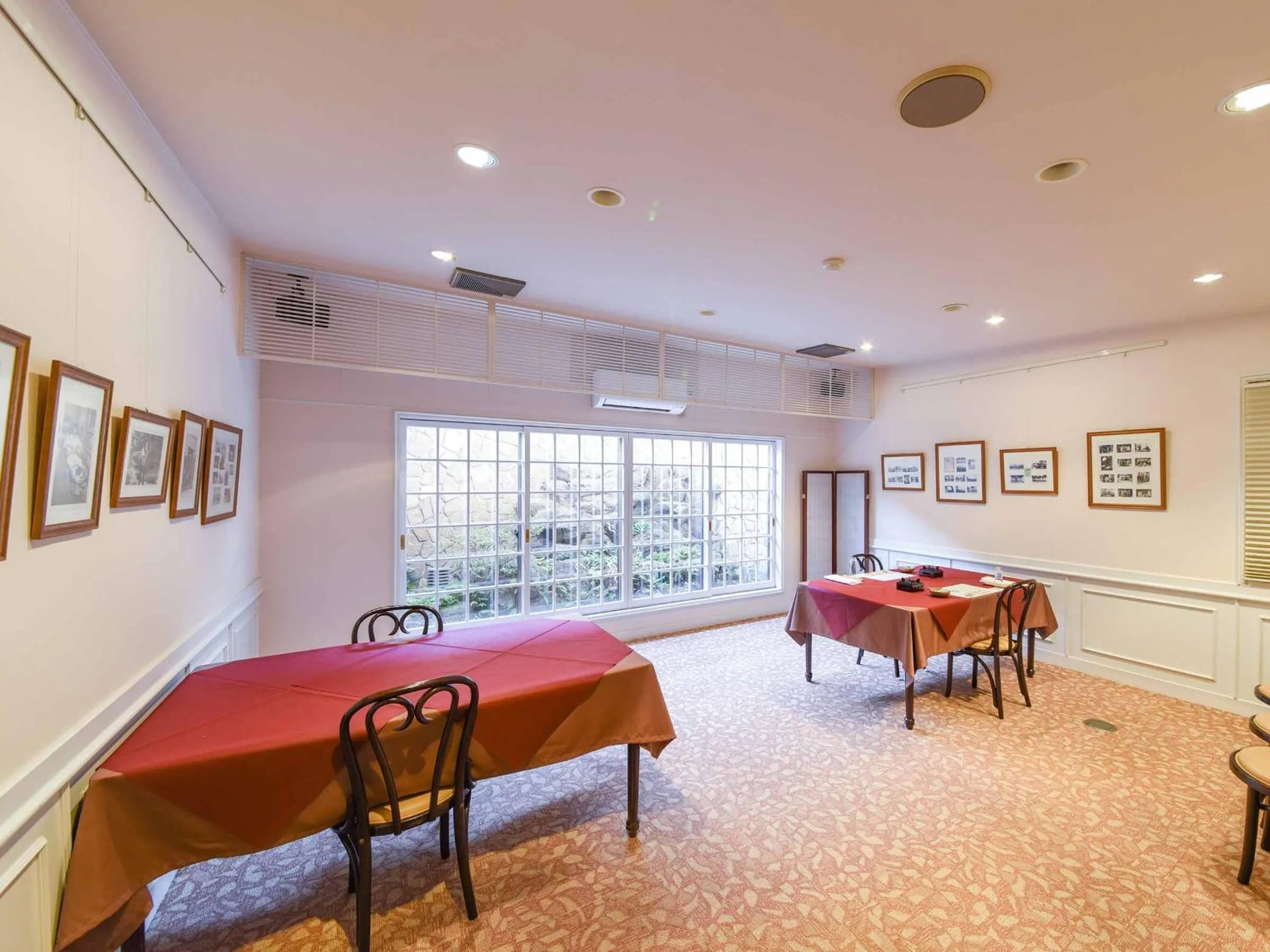 Restaurant/places to eat in Hotel Hagoromo