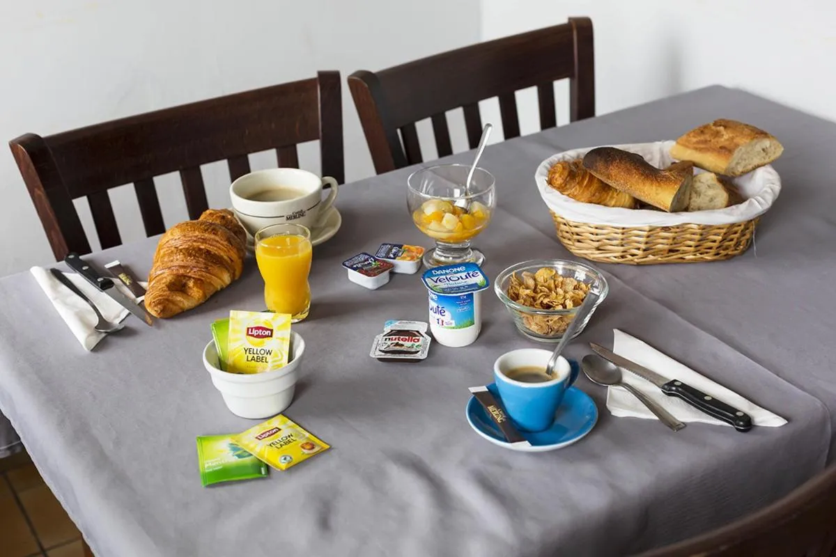 Continental breakfast in Hotel Le Cormier 9