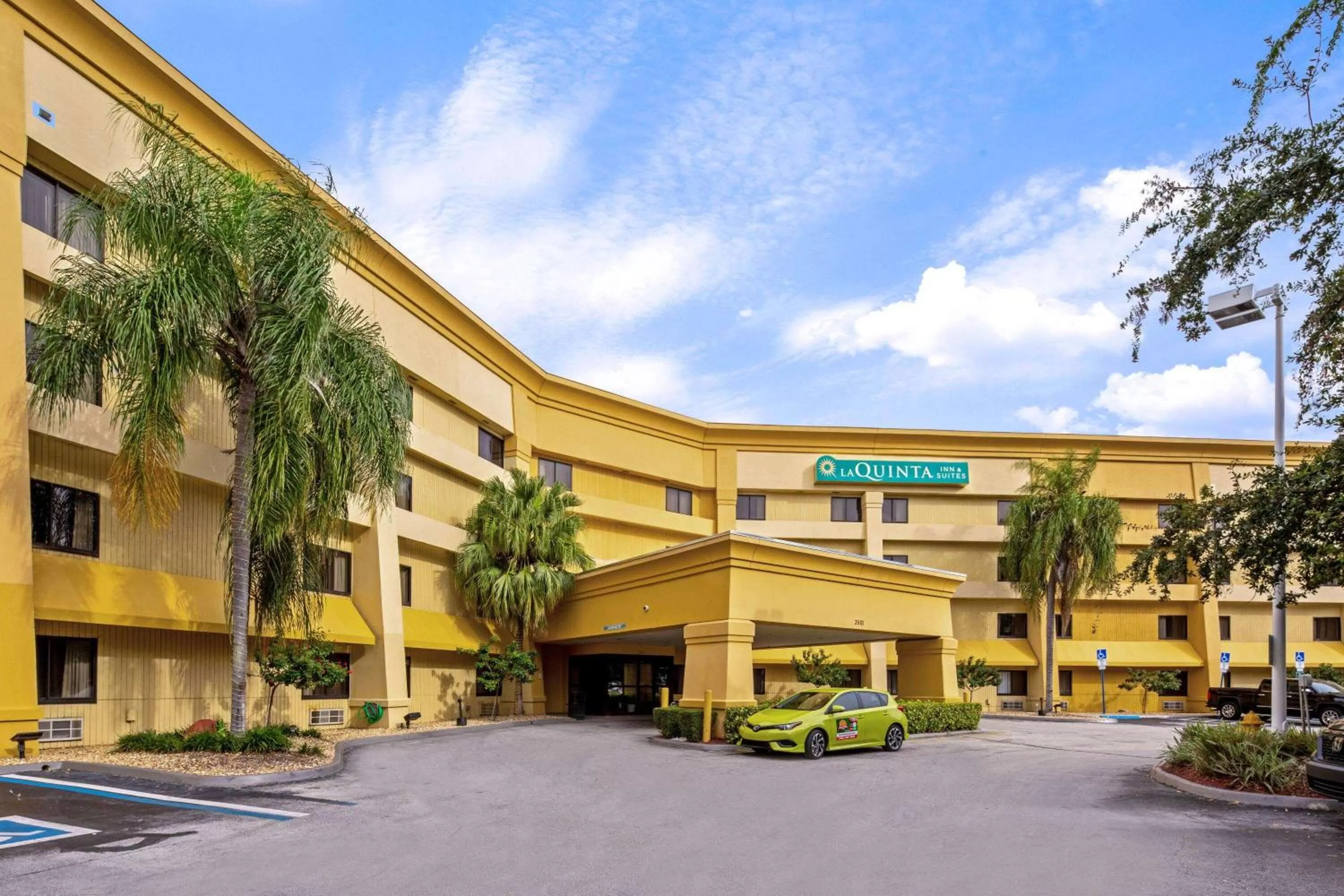 Property building in La Quinta by Wyndham Miami Airport East