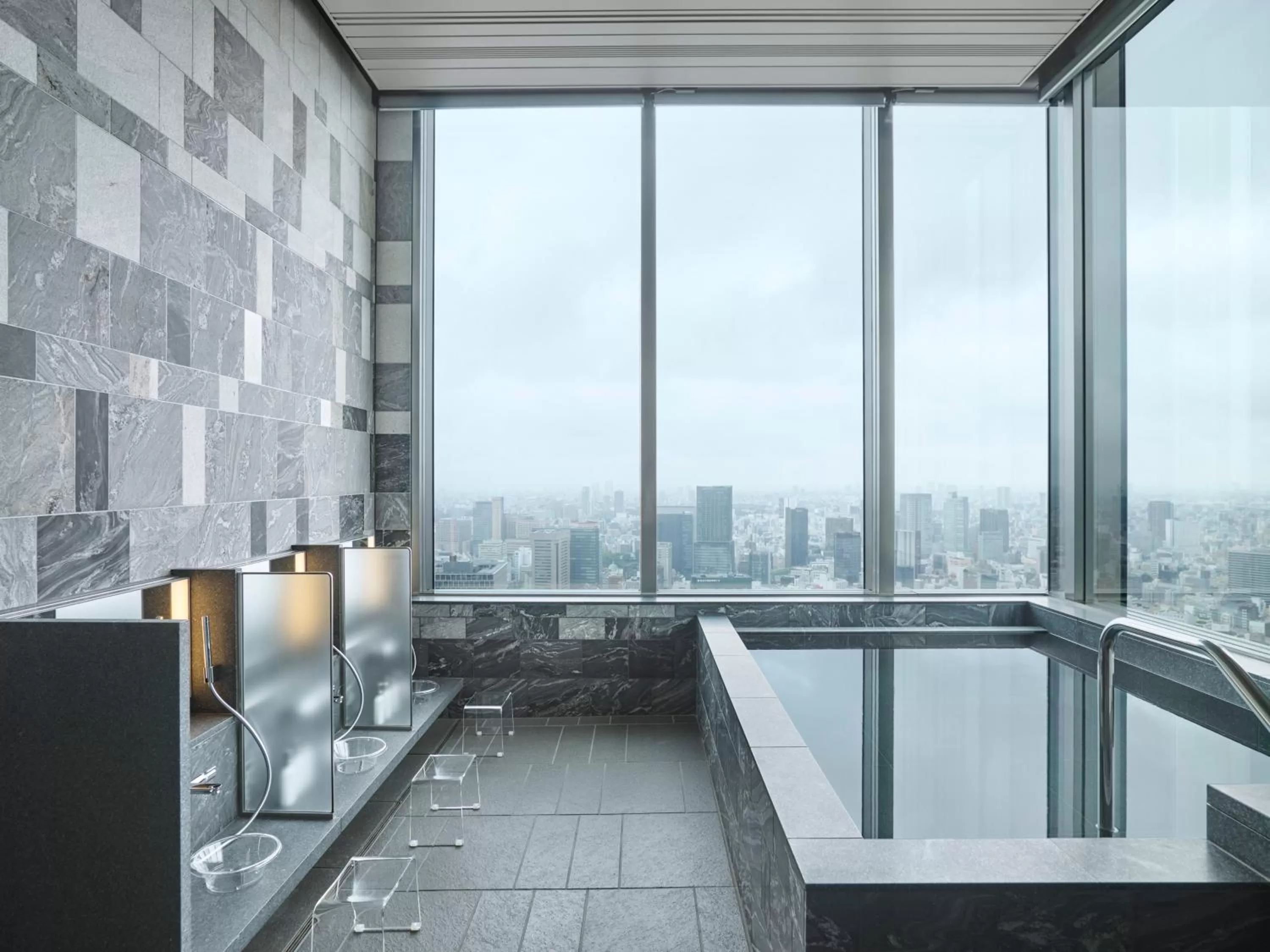 Spa and wellness centre/facilities in Four Seasons Hotel Tokyo at Otemachi