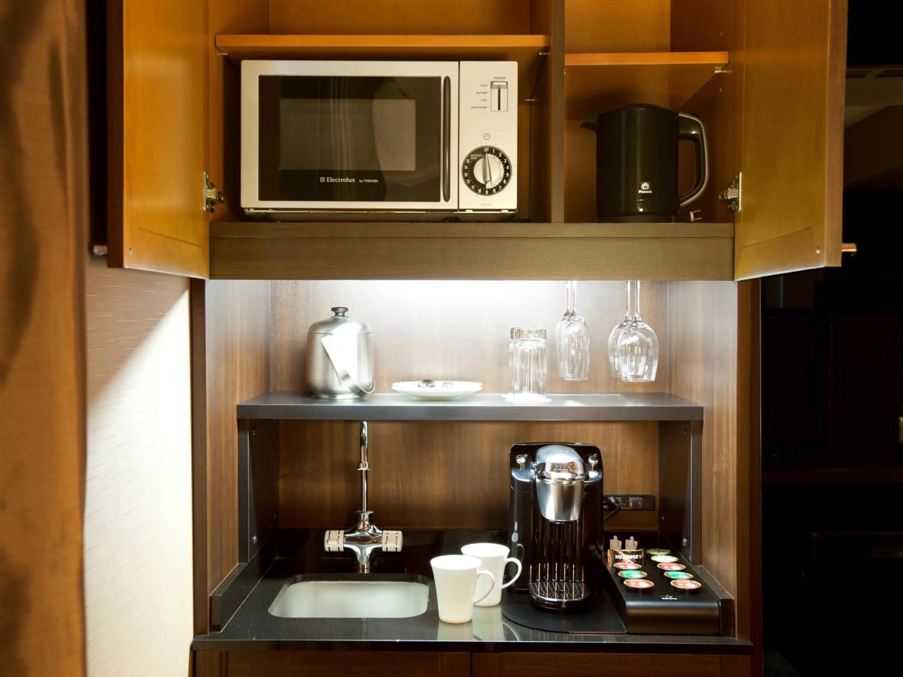 Kitchen or kitchenette in The Royal Park Hotel Iconic Tokyo Shiodome