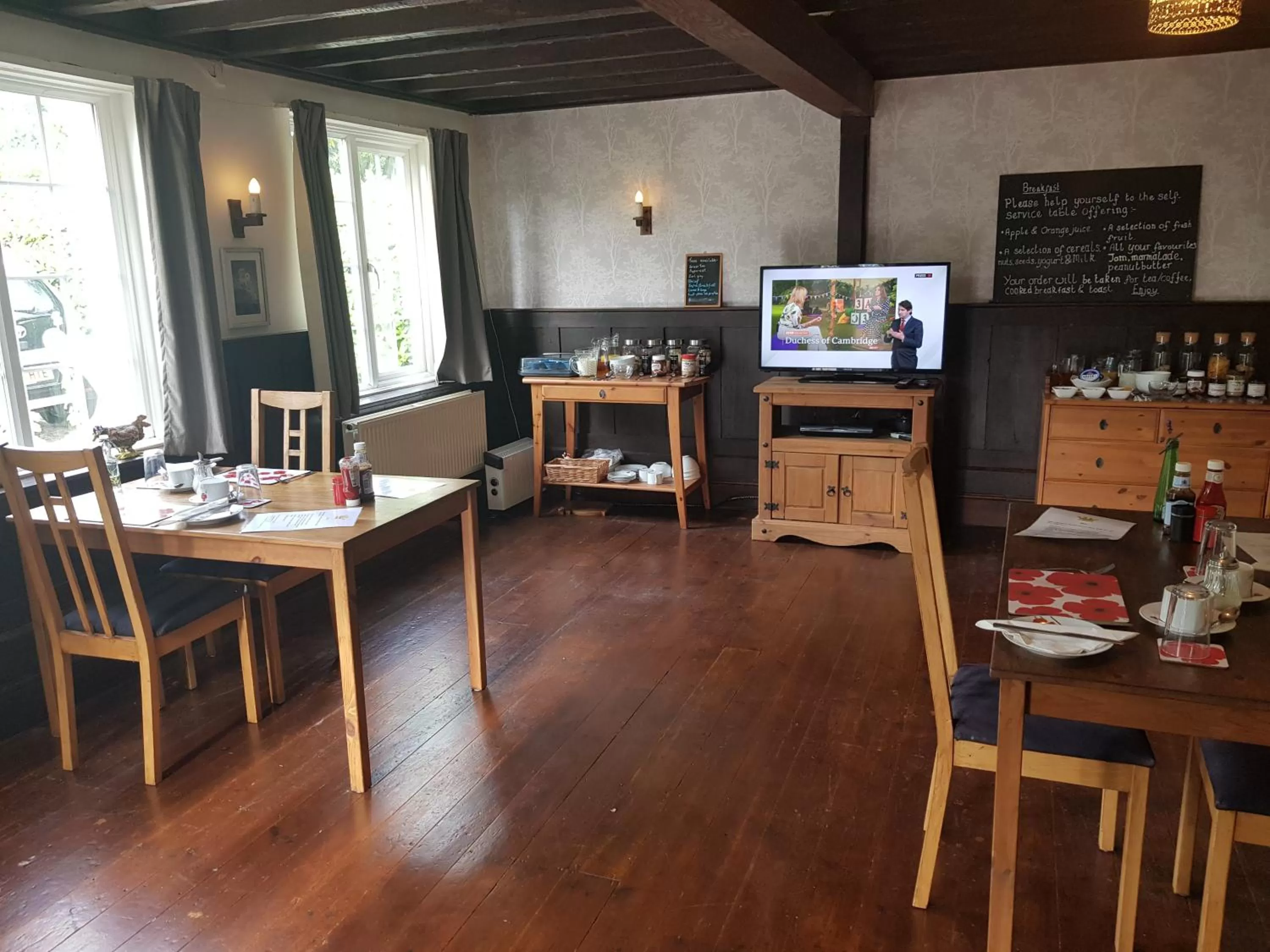 Restaurant/places to eat in Kingsmede Bed & Breakfast