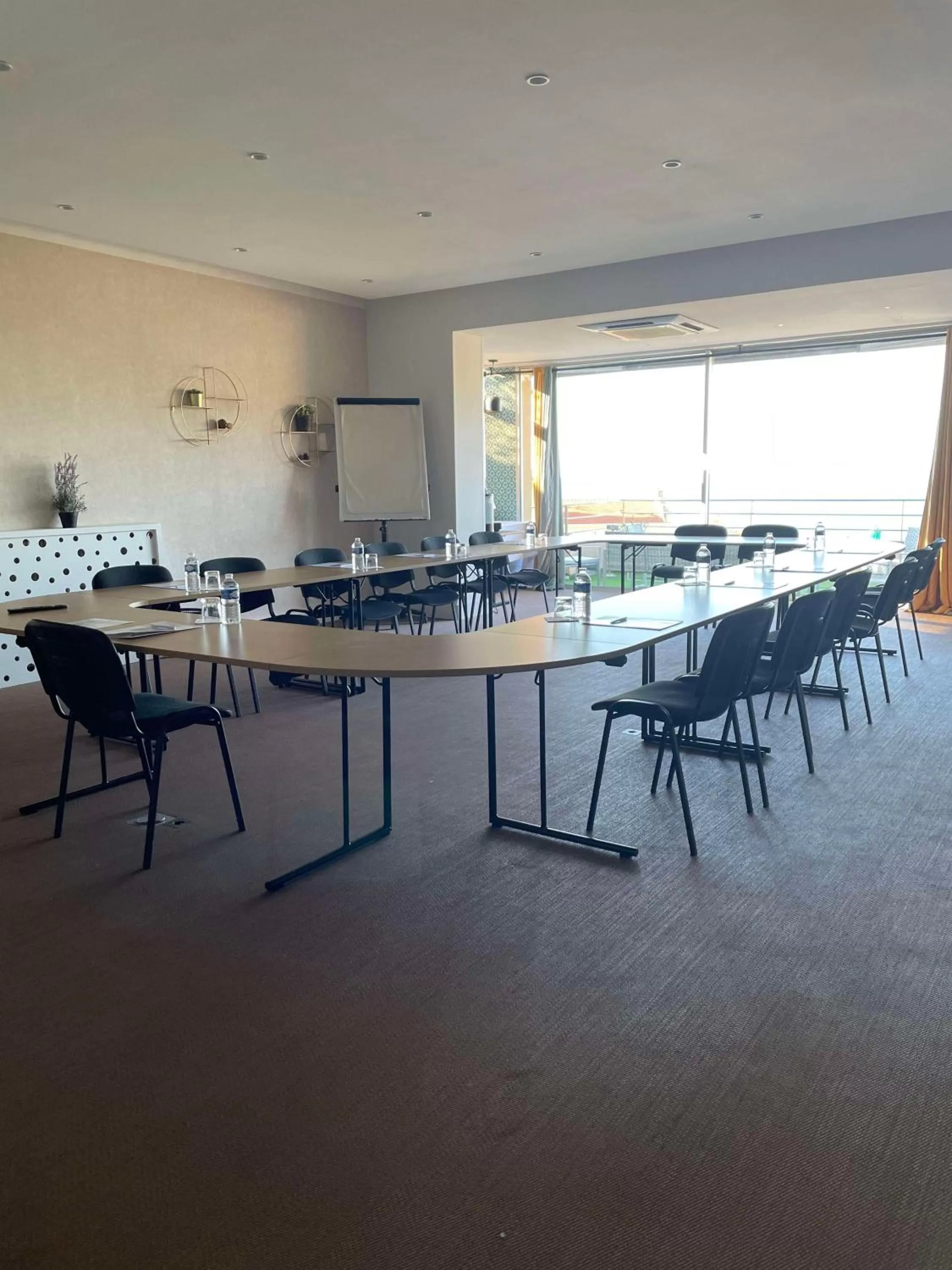 Meeting/conference room in Best Western Plus Hôtel la Rade