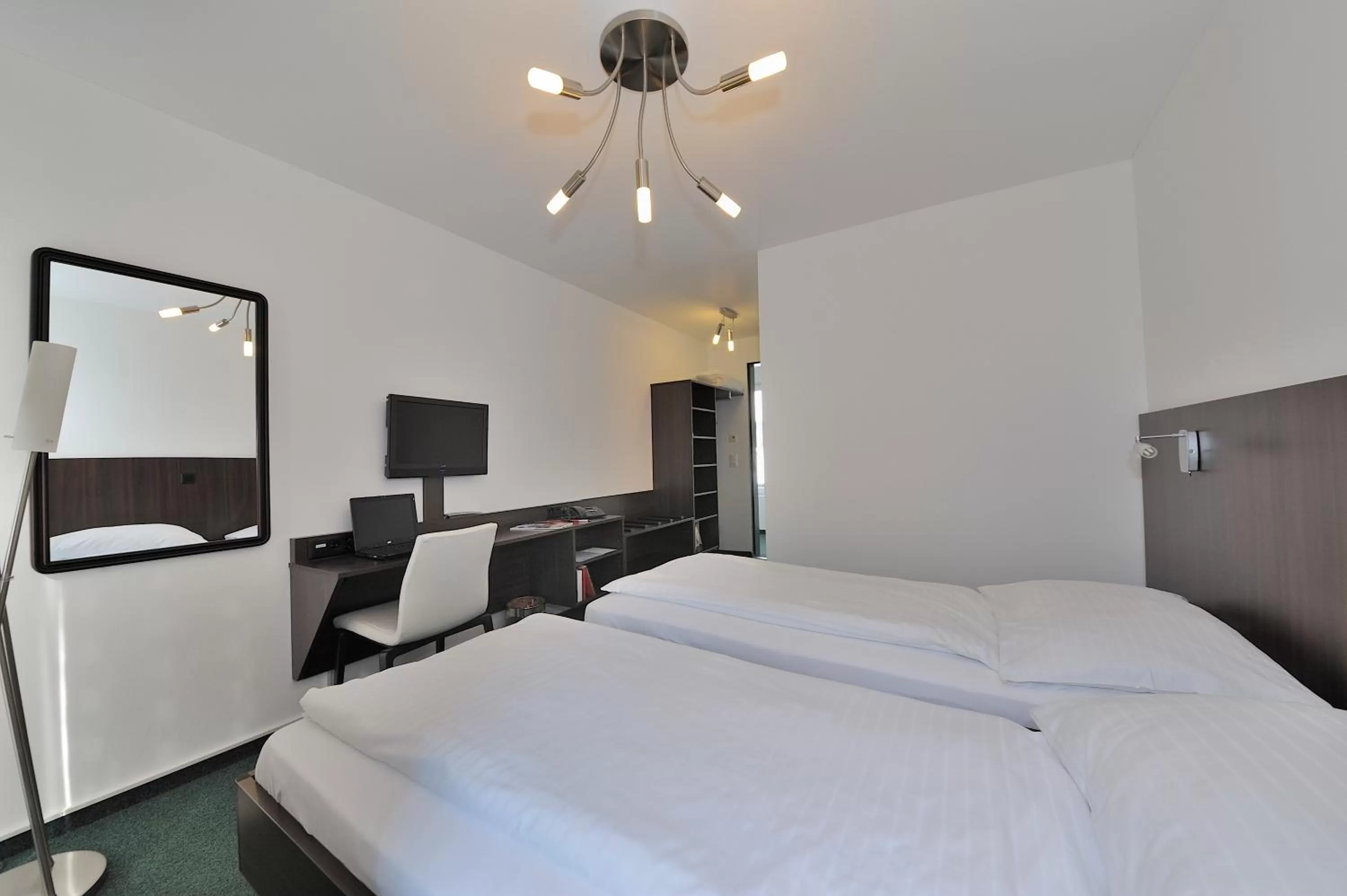 Bed in Hotel am Spisertor