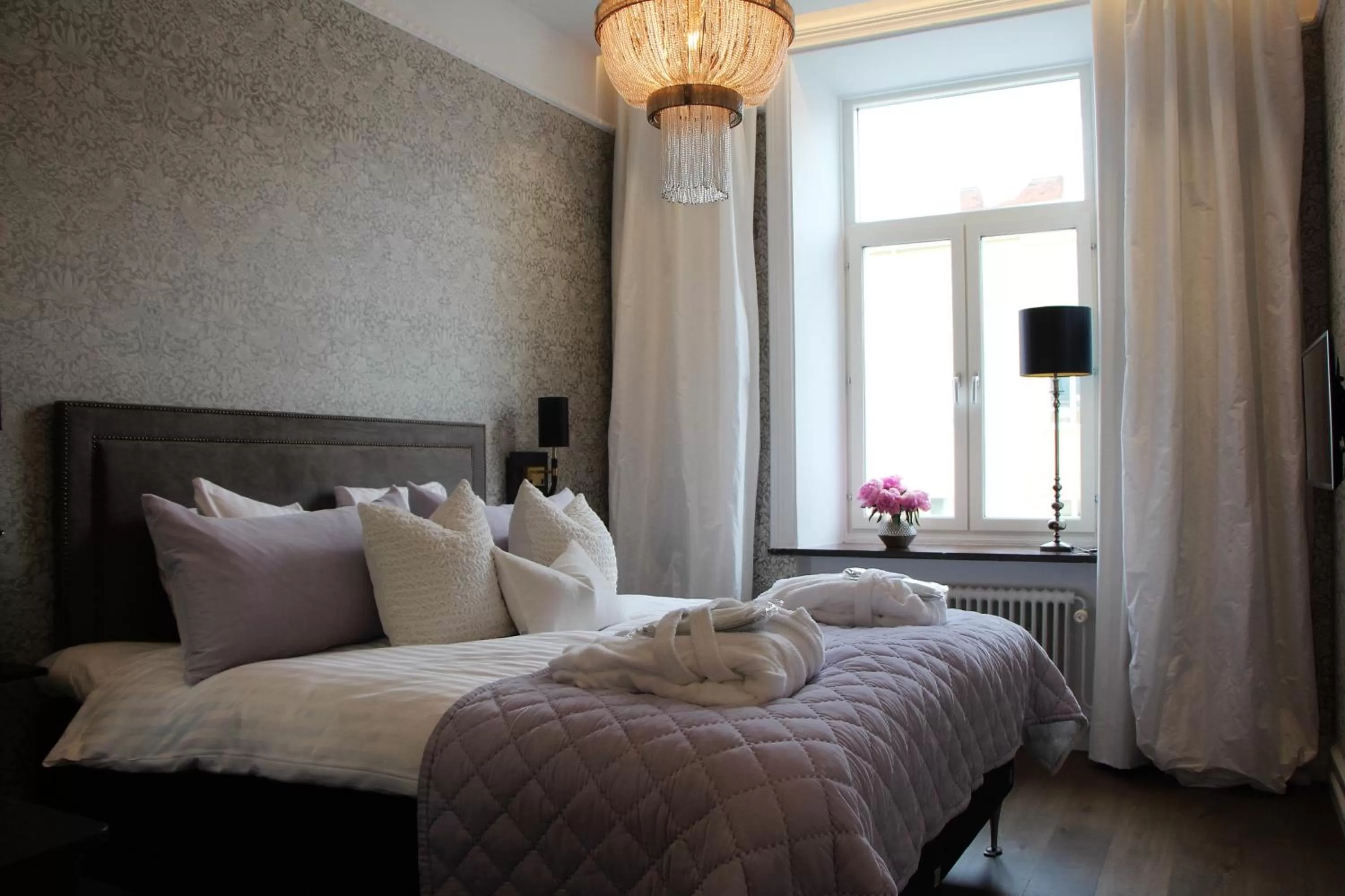 Bedroom, Bed in Continental du Sud