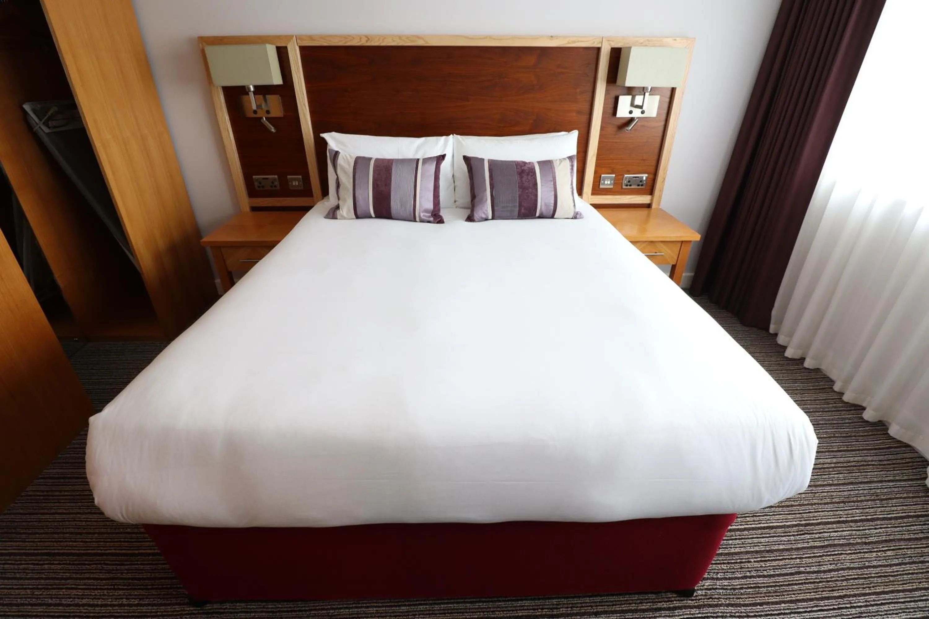 Bedroom, Bed in Aspect Hotel Park West