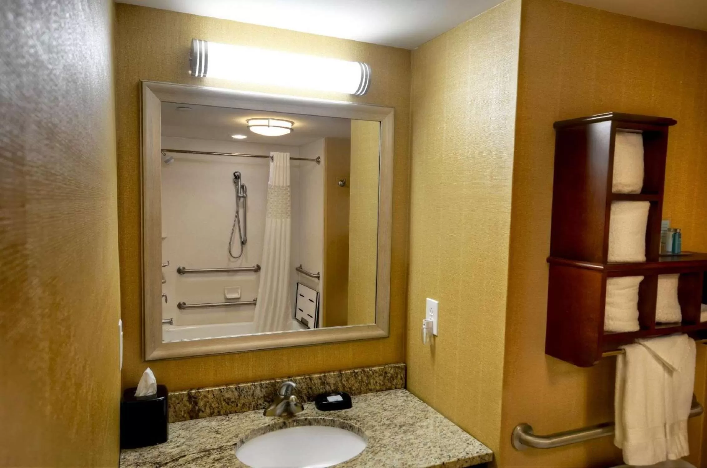 Bathroom in Hampton Inn & Suites Tifton