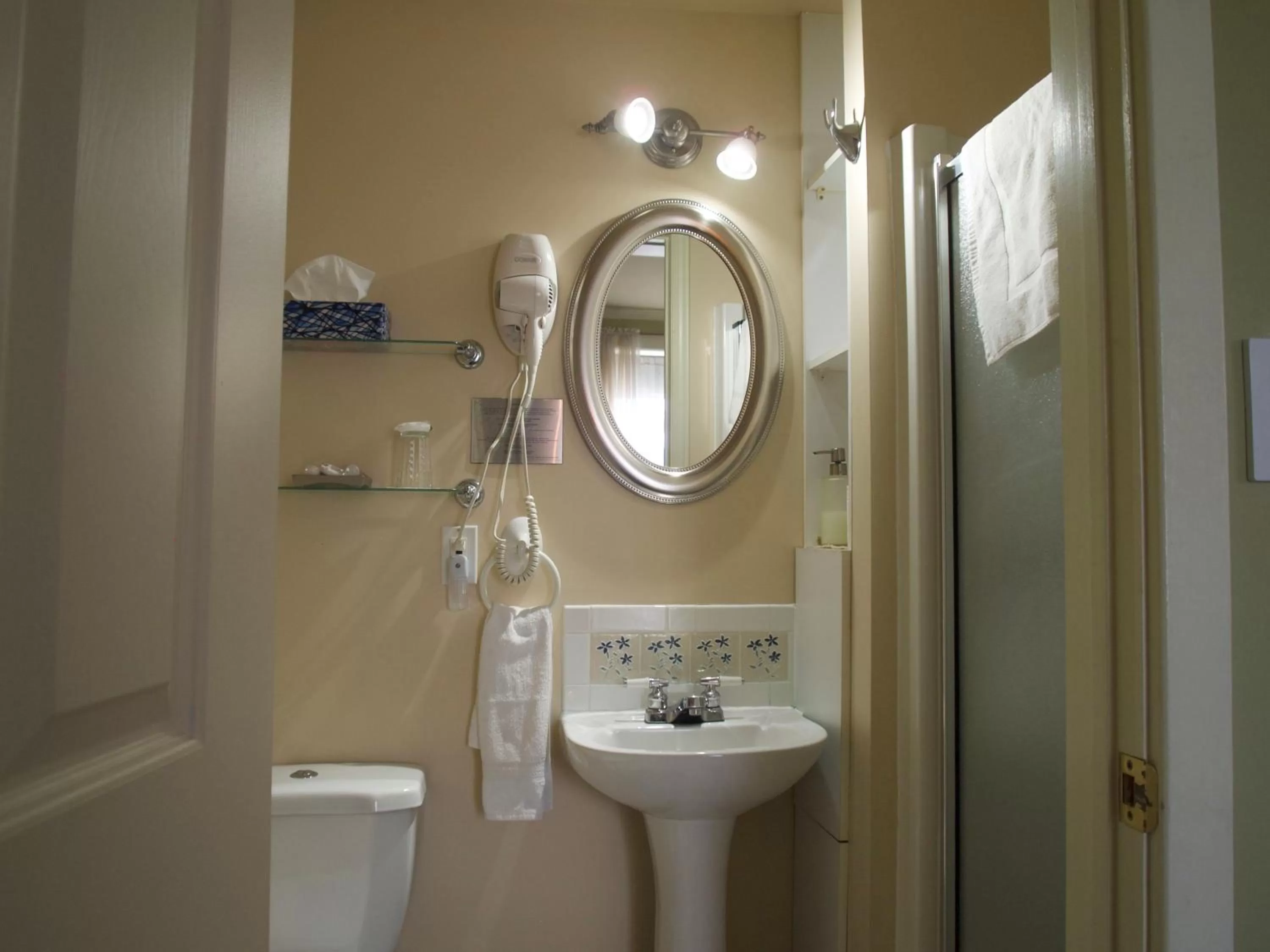 Bathroom in Au Manoir de la rue Merry