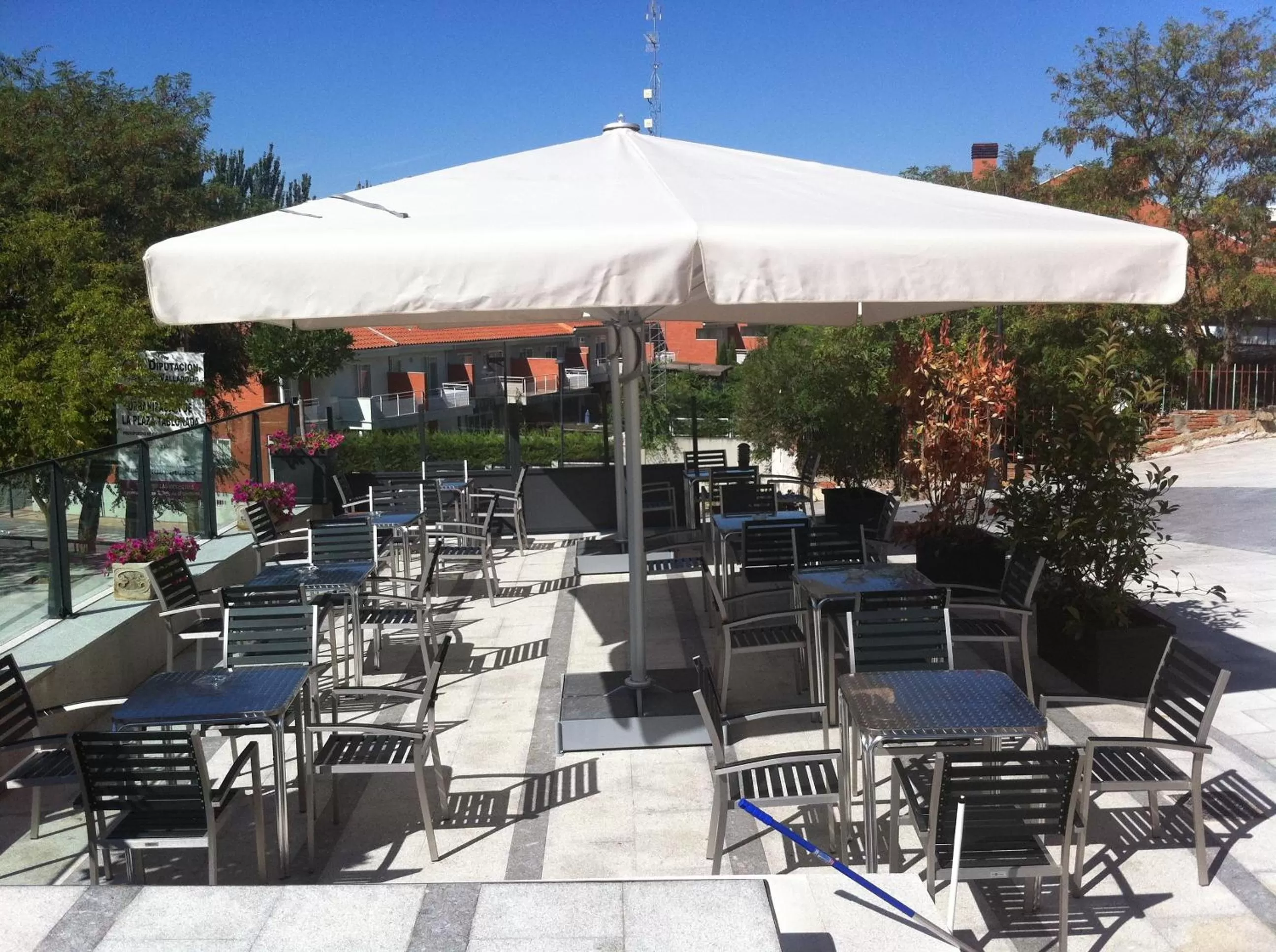 Restaurant/places to eat in Jardin de la Abadia, Arroyo de la Encomienda