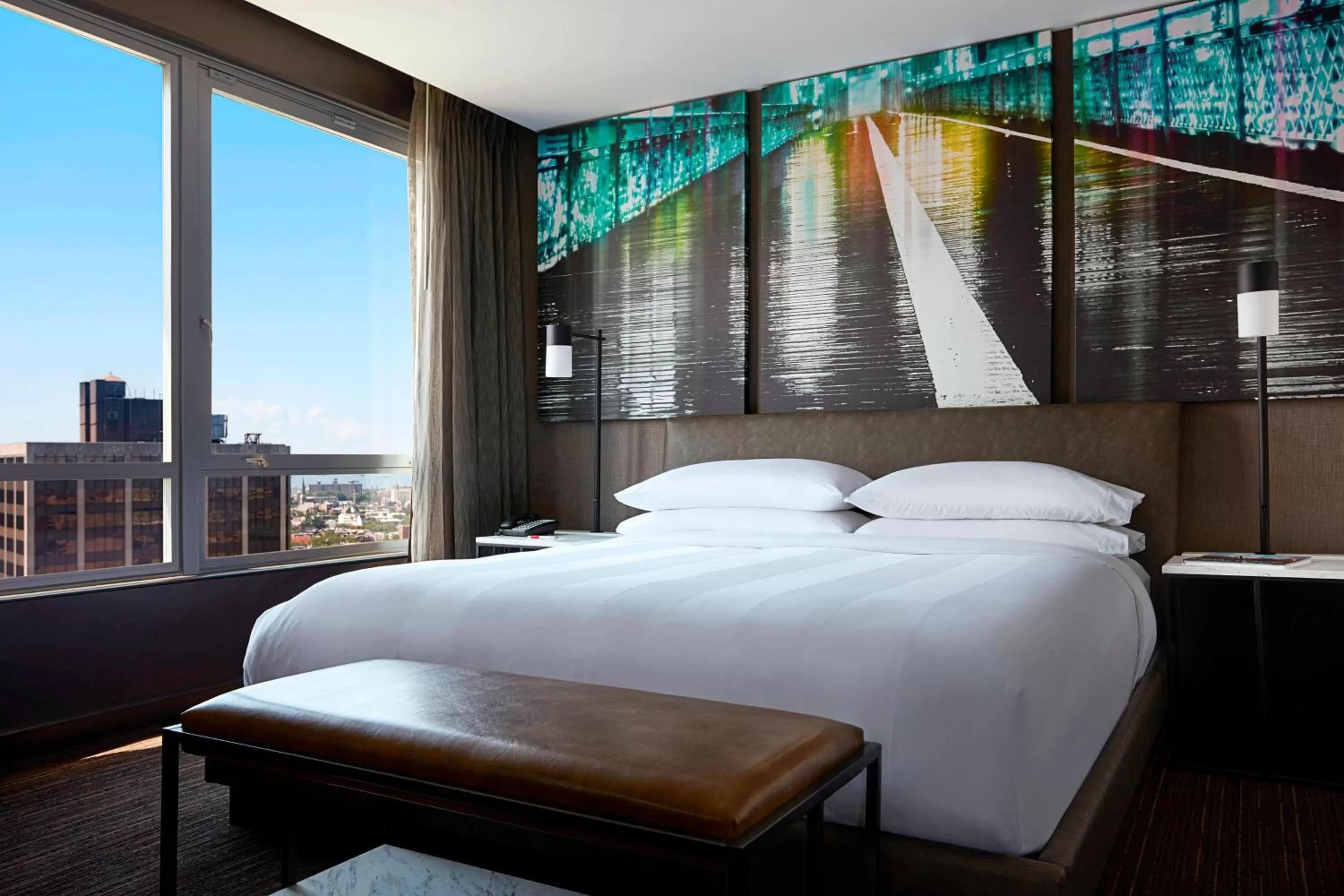 Photo of the whole room, Bed in New York Marriott at the Brooklyn Bridge