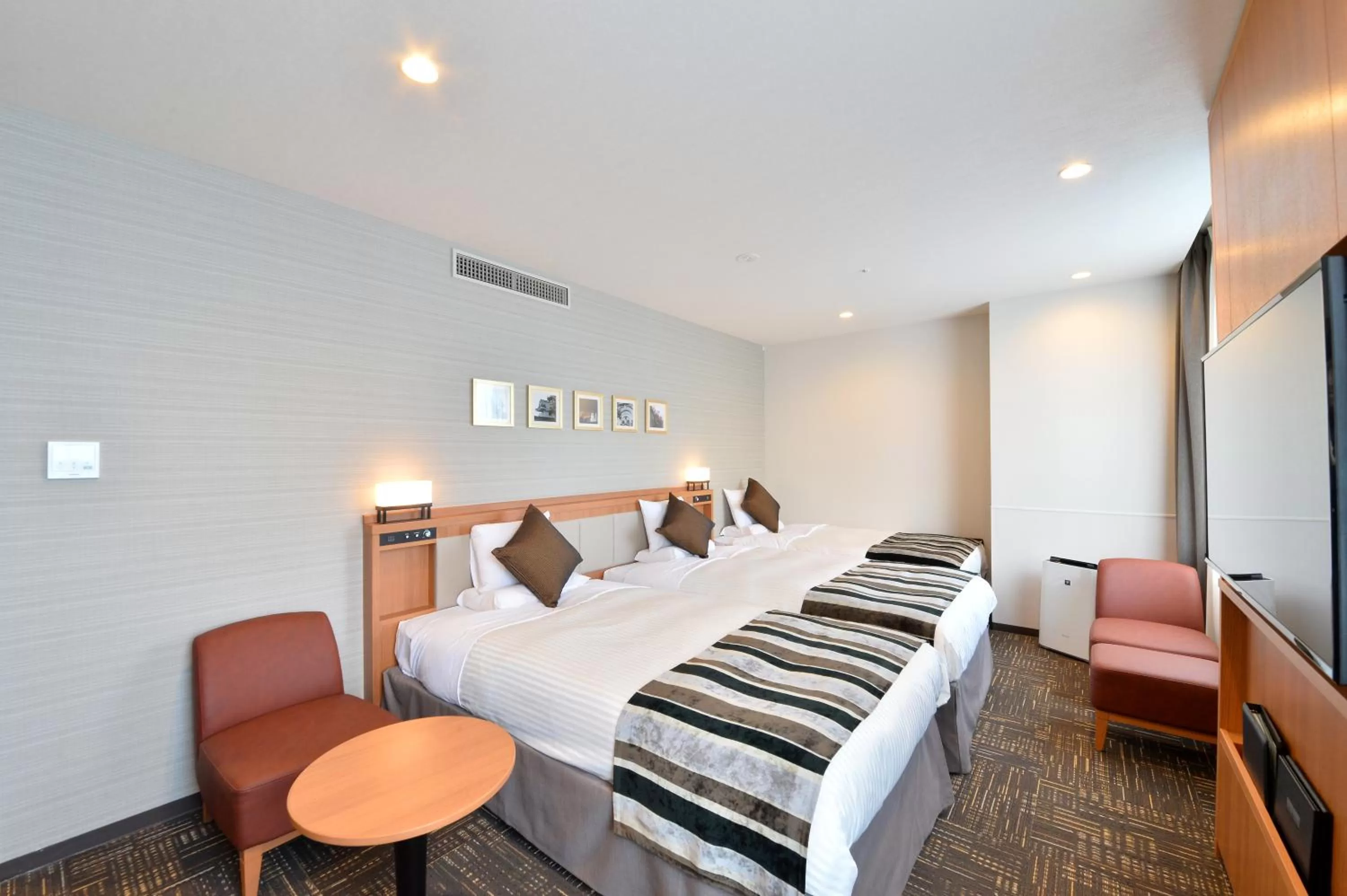 Photo of the whole room, Bed in Hakodate Kokusai Hotel