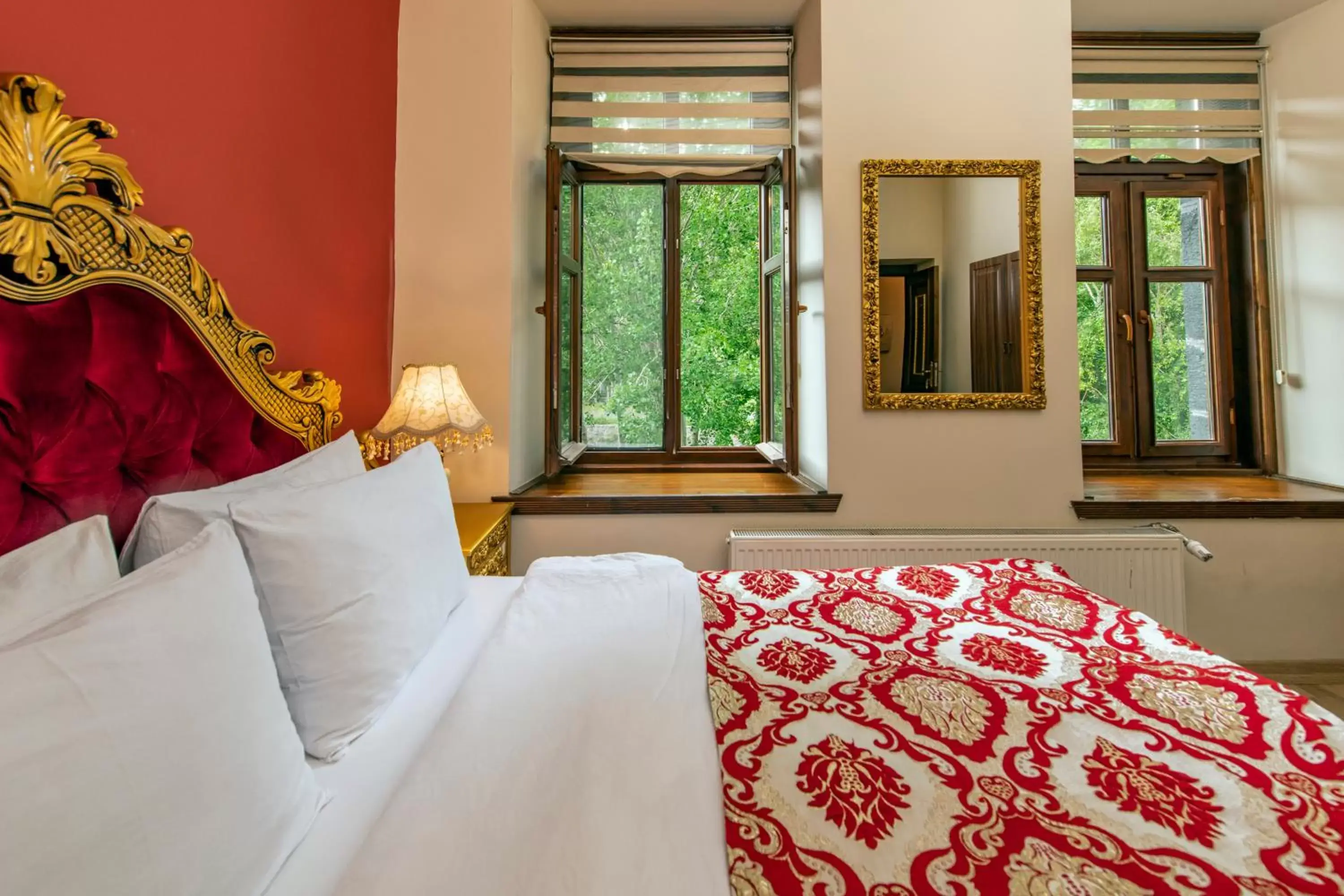 Deluxe Double Room in Katerina Palace 1877 Deluxe Double Room in Katerina Palace 1877