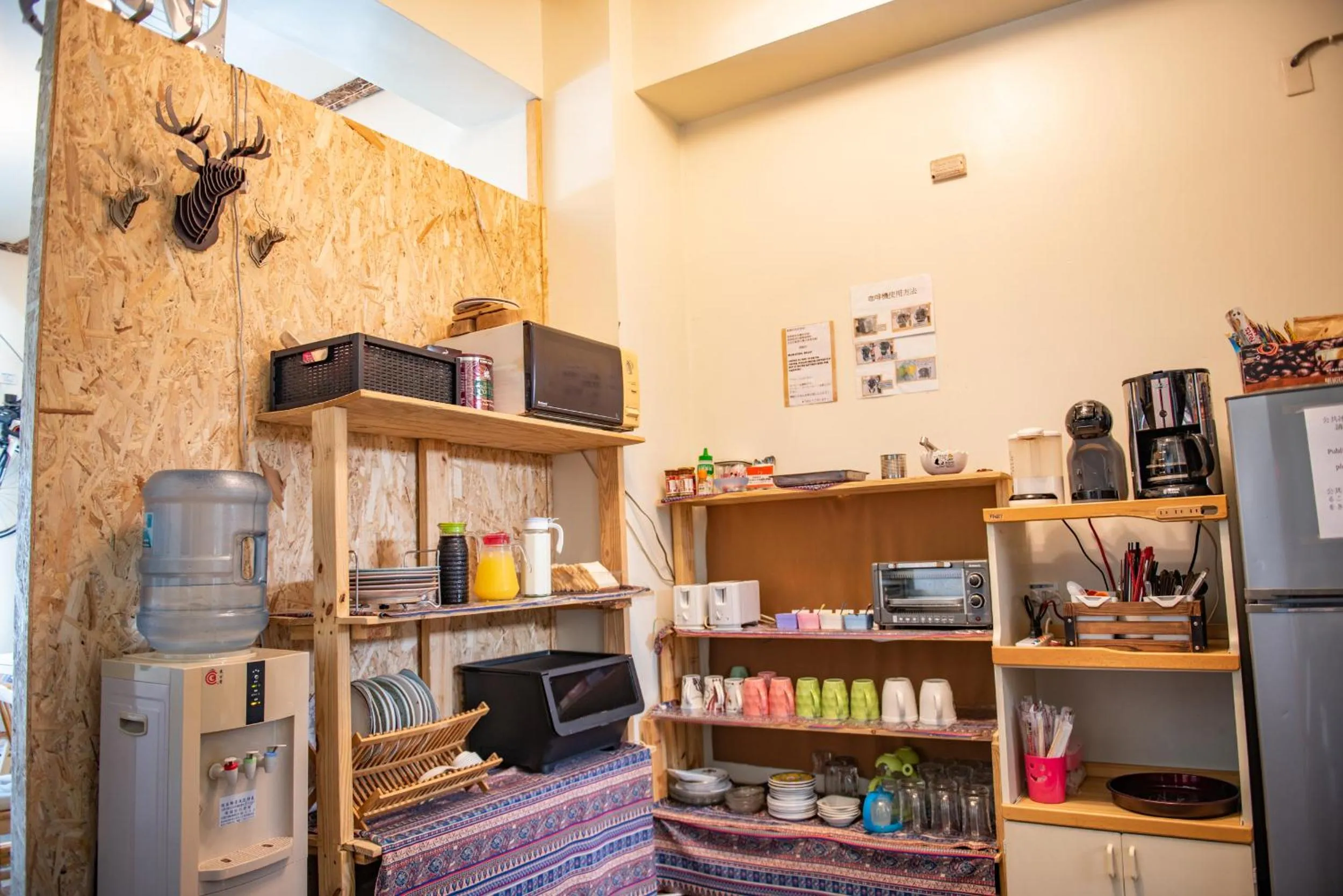 Restaurant/places to eat in 墾丁秋莊會館 附限量停車位 不保證有位置 無法事先預留 背包房無車位 預訂後記得加Line聯繫