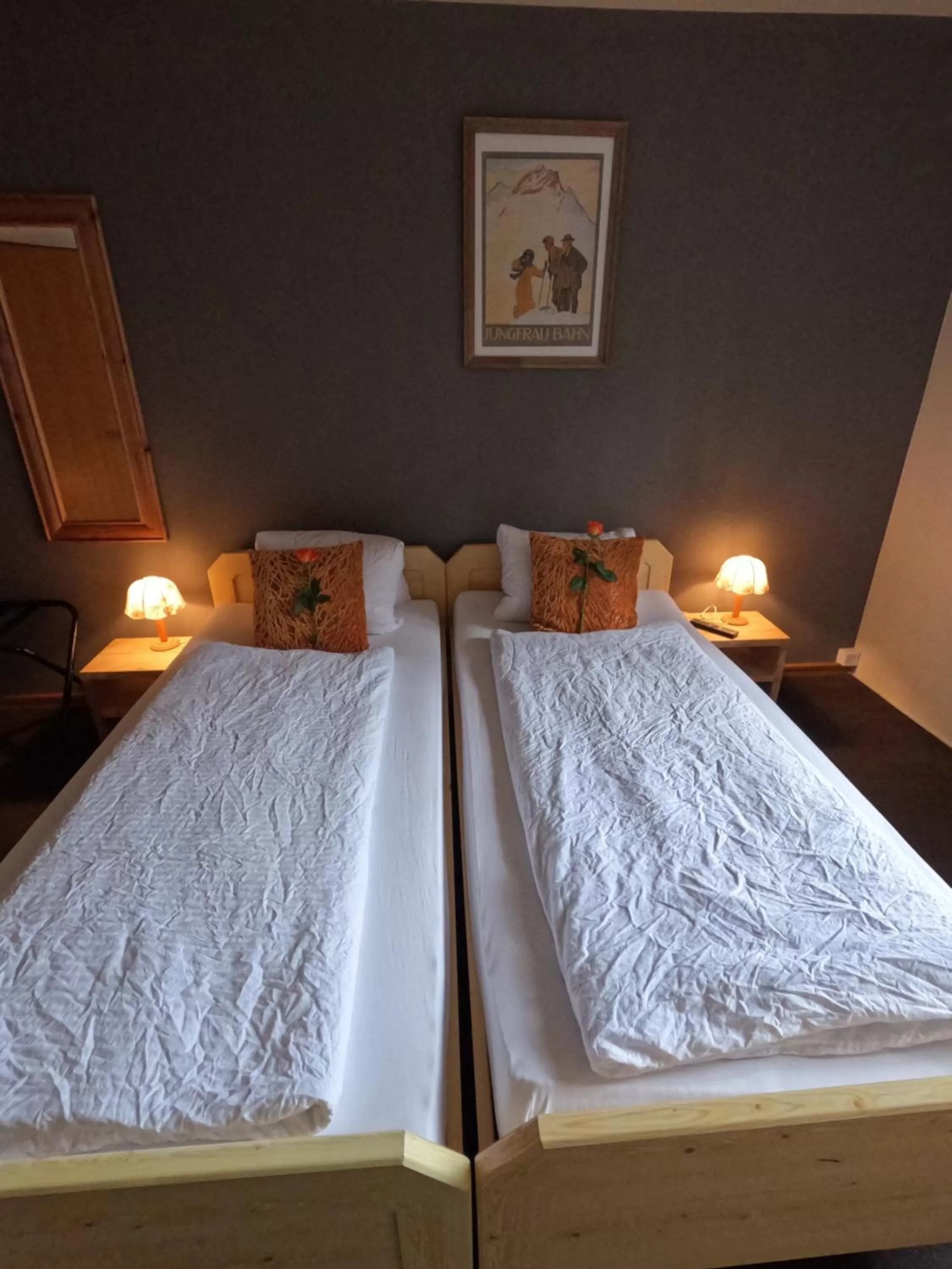 Bed in Alpenrose Hotel and Gardens