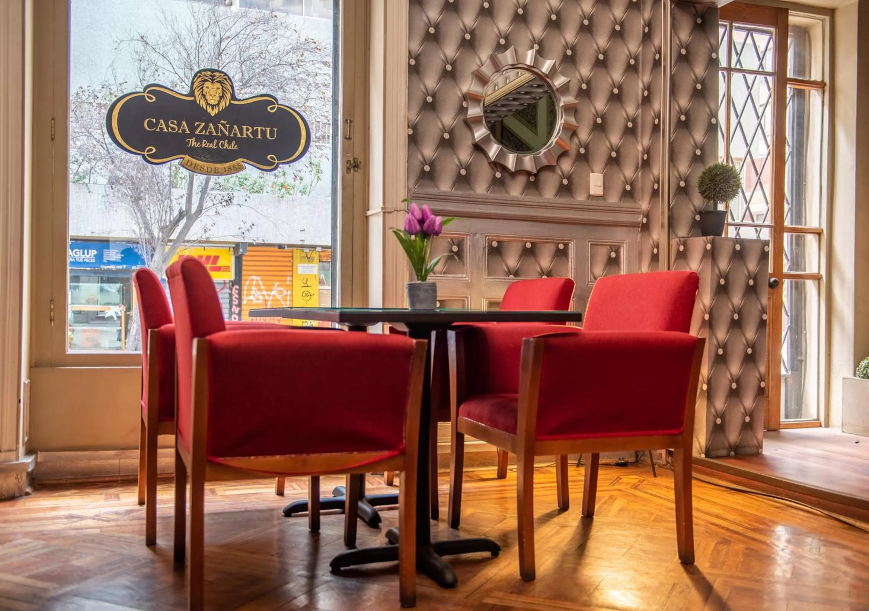 Restaurant/places to eat in Hotel Casa Zañartu