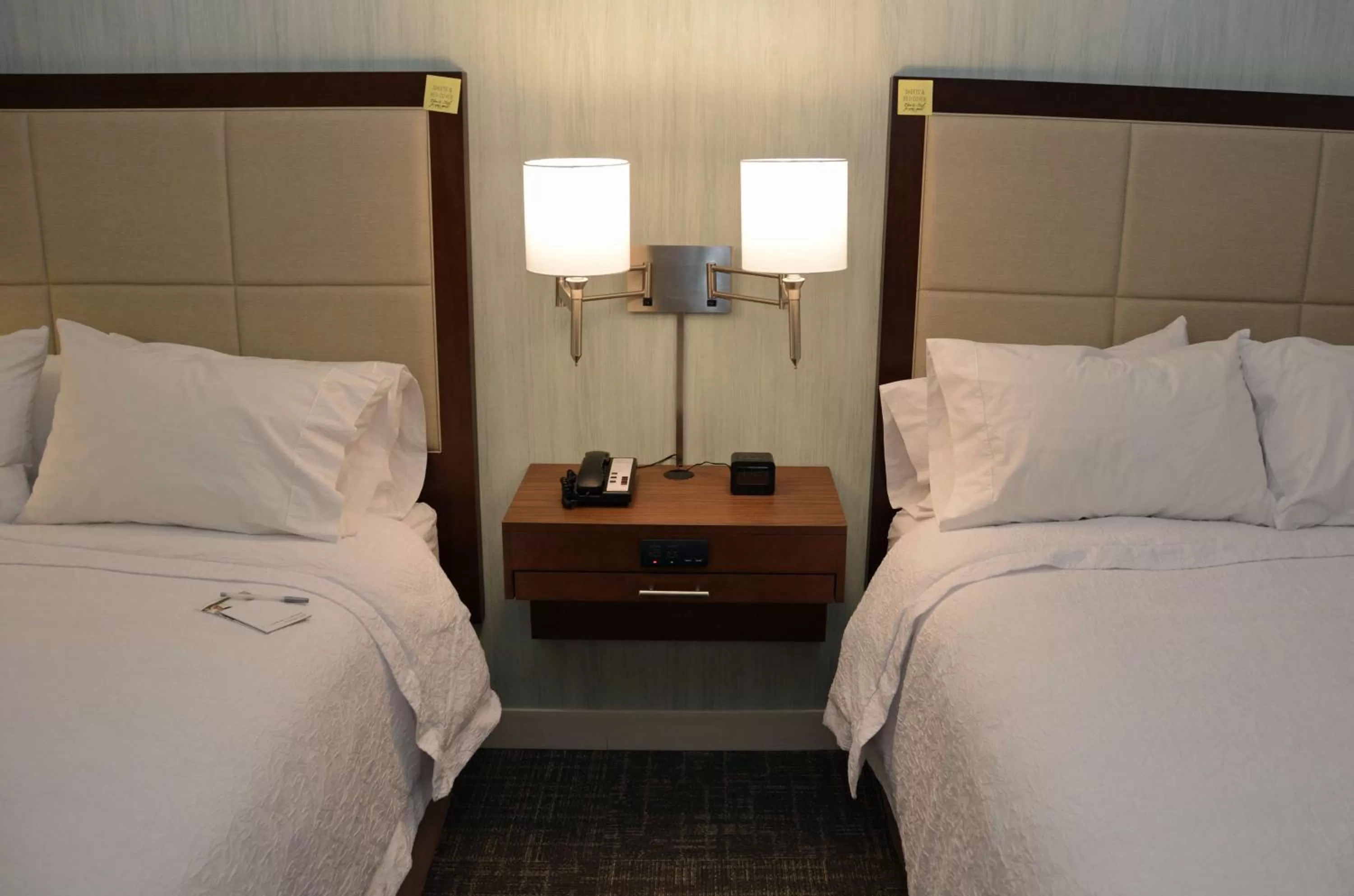 Bed in Hampton Inn Albany-Western Ave/University Area, NY