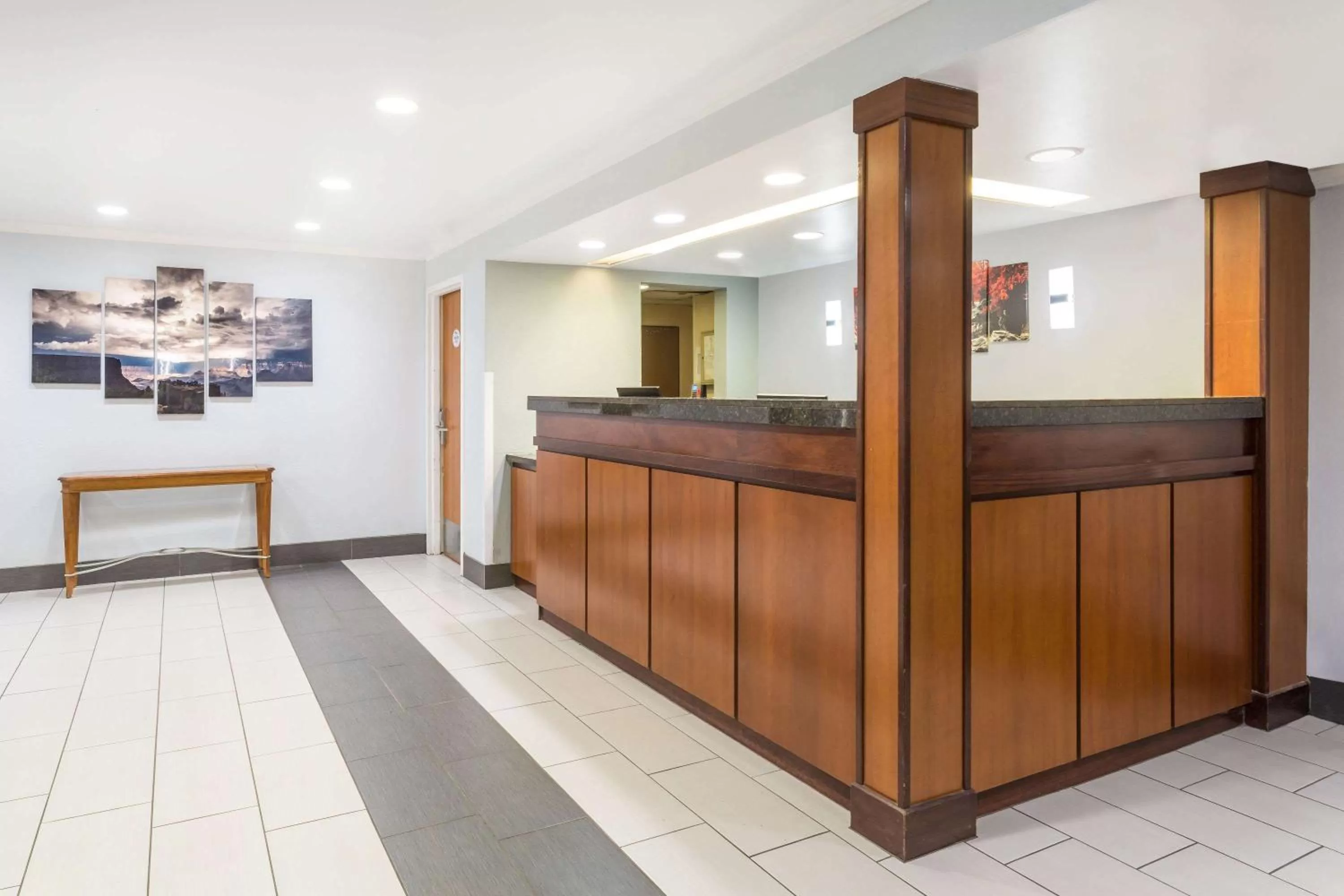 Lobby or reception in Baymont by Wyndham Flagstaff