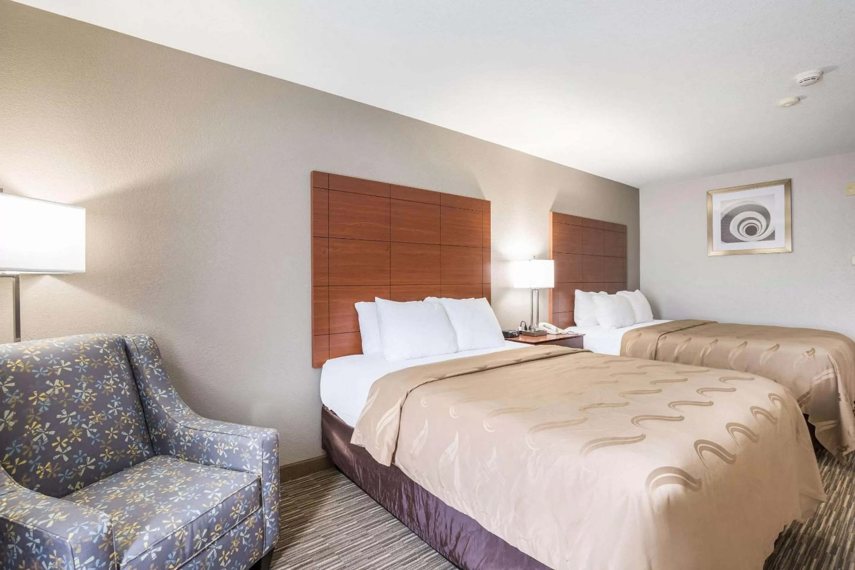 Photo of the whole room, Bed in Quality Inn & Suites Lodi I-90