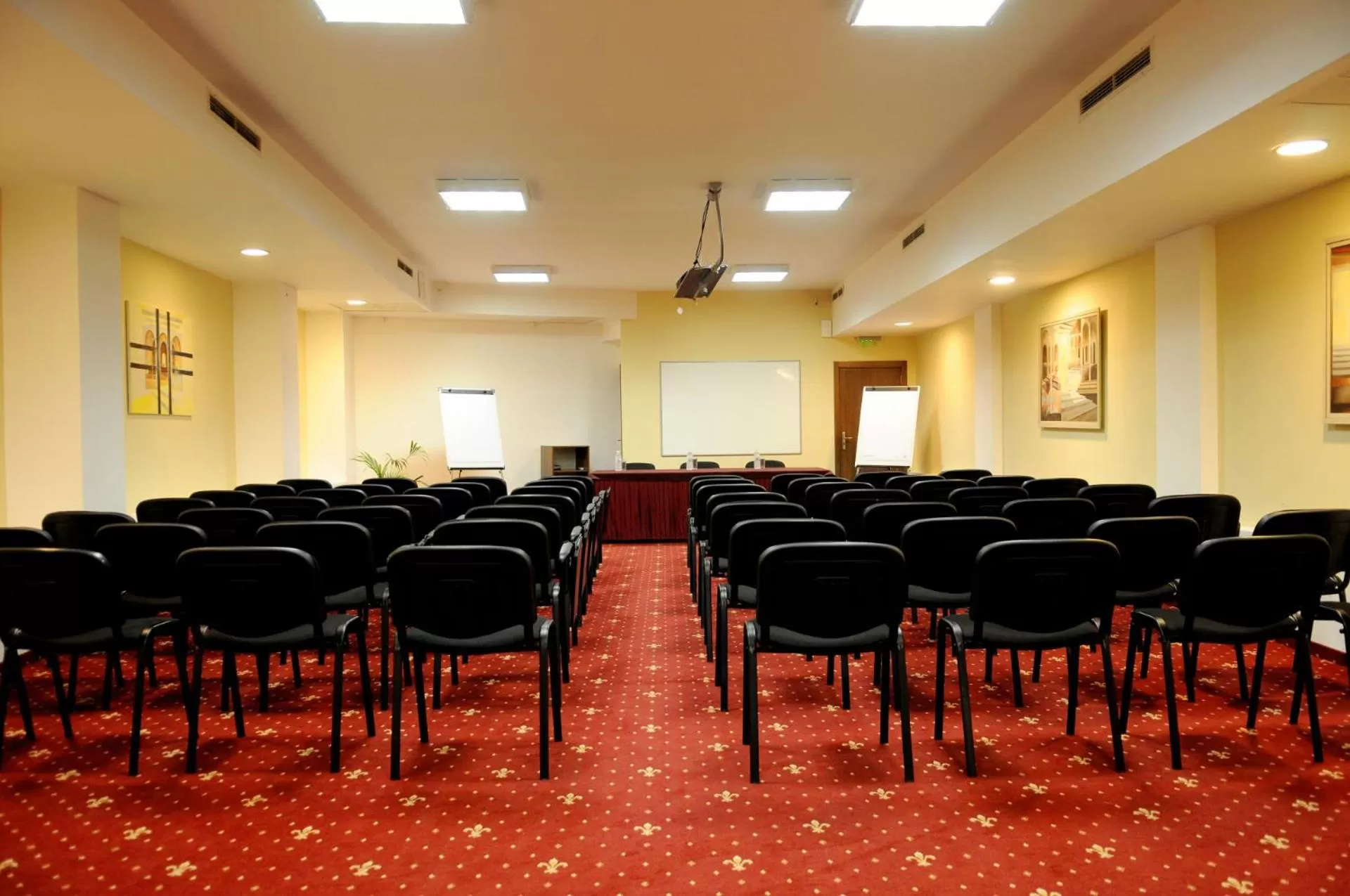 Business facilities in Gardenia Park Hotel