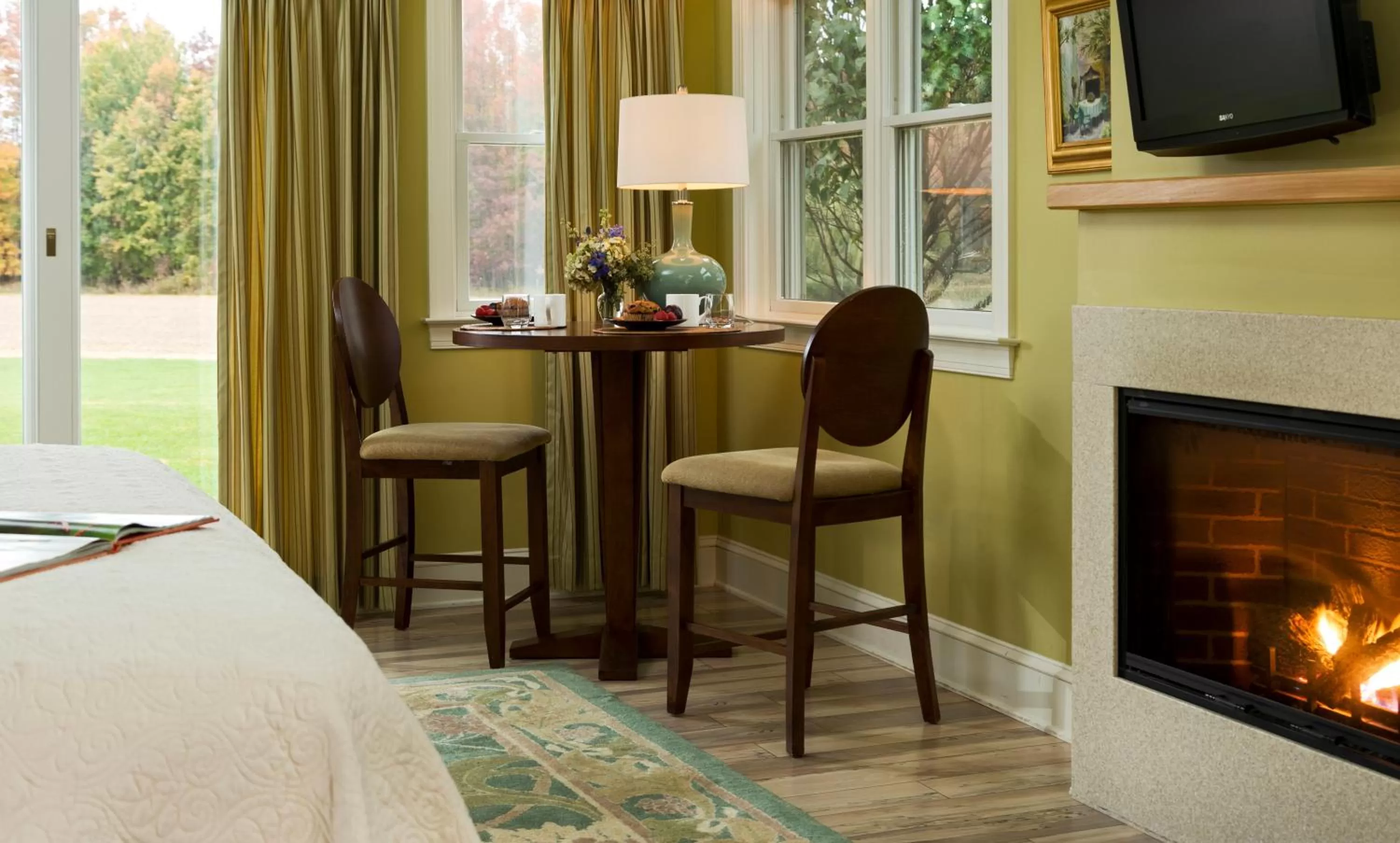 Bed in Inn at Huntingfield Creek