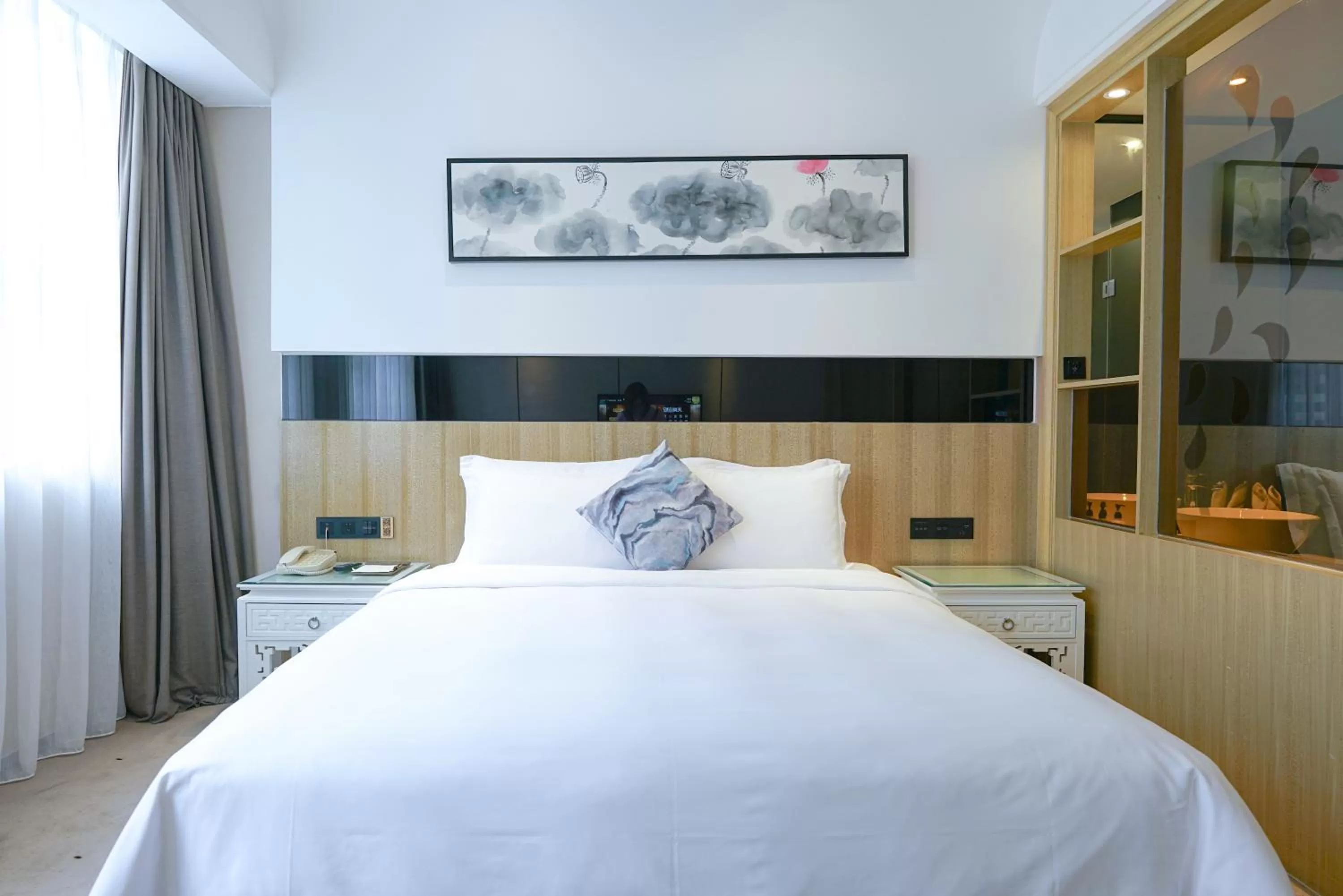 Bed in Paco Hotel Tiyuxilu Metro Guangzhou-Free Shuttle Bus fir Canton Fair