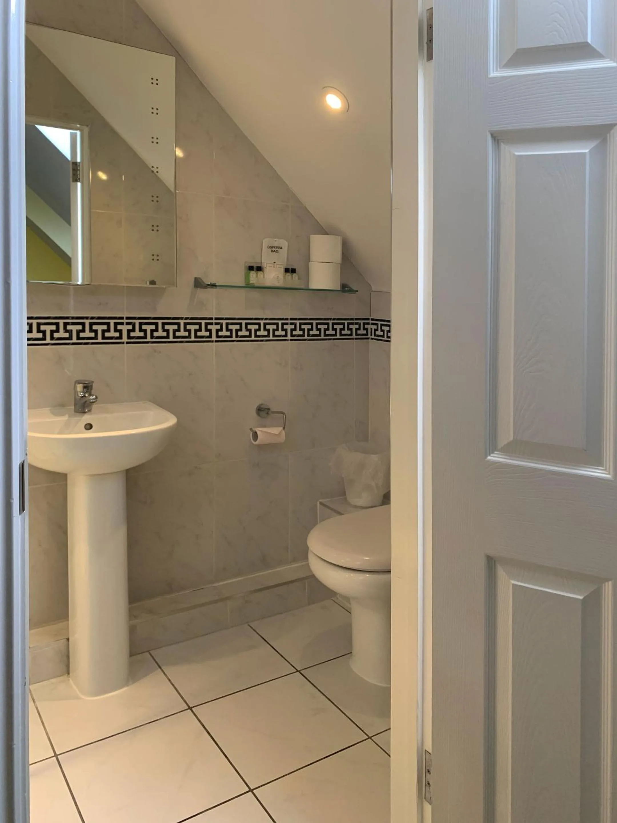 Bathroom in New Inn - Dorchester