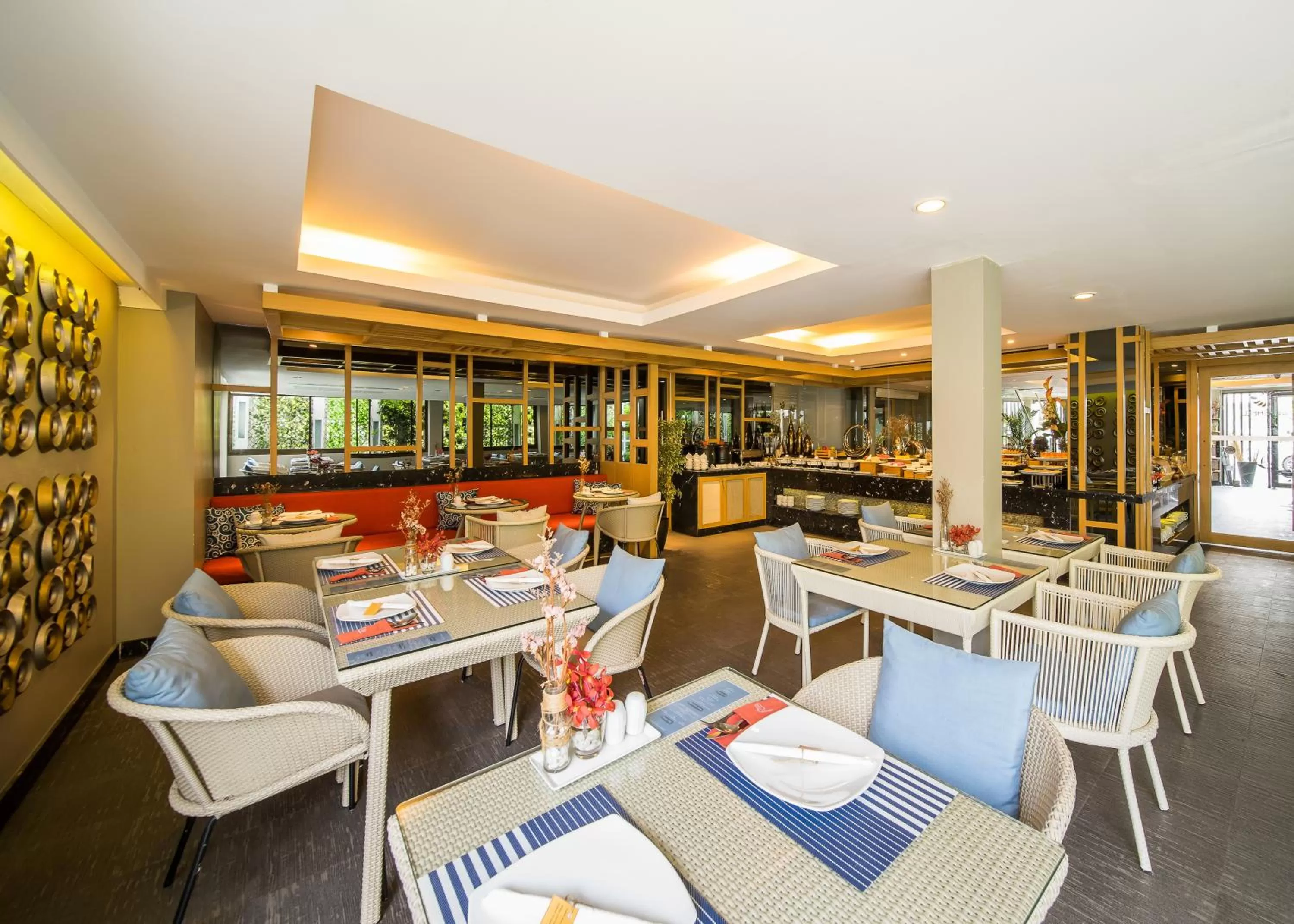 Restaurant/places to eat in The Rock Hua Hin Beachfront Spa Resort