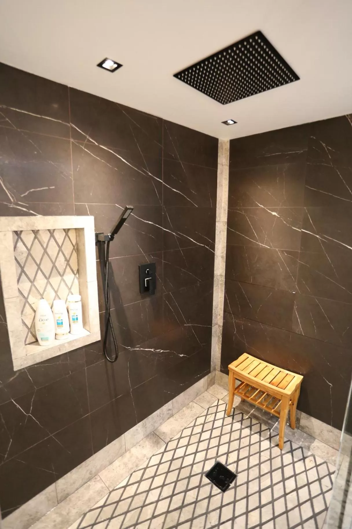 Shower in 好丘。Hacho House