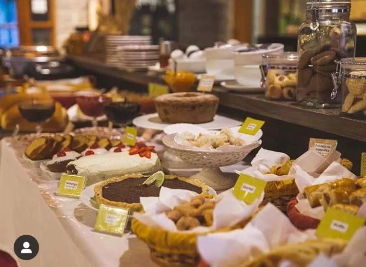 Buffet breakfast in Pousada Castello Benvenutti