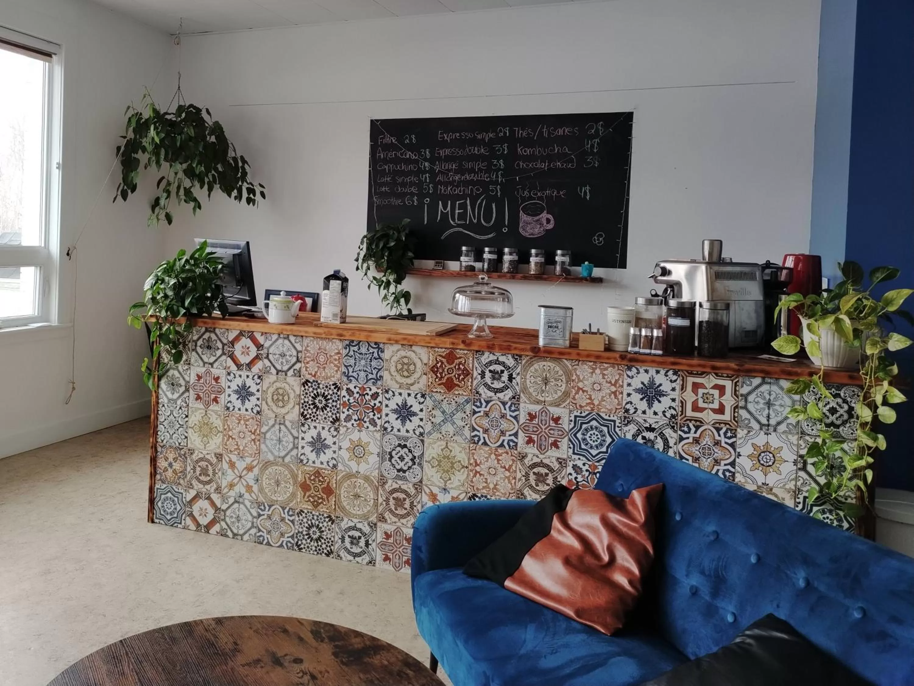 Living room in Auberge La Petite École de Forillon