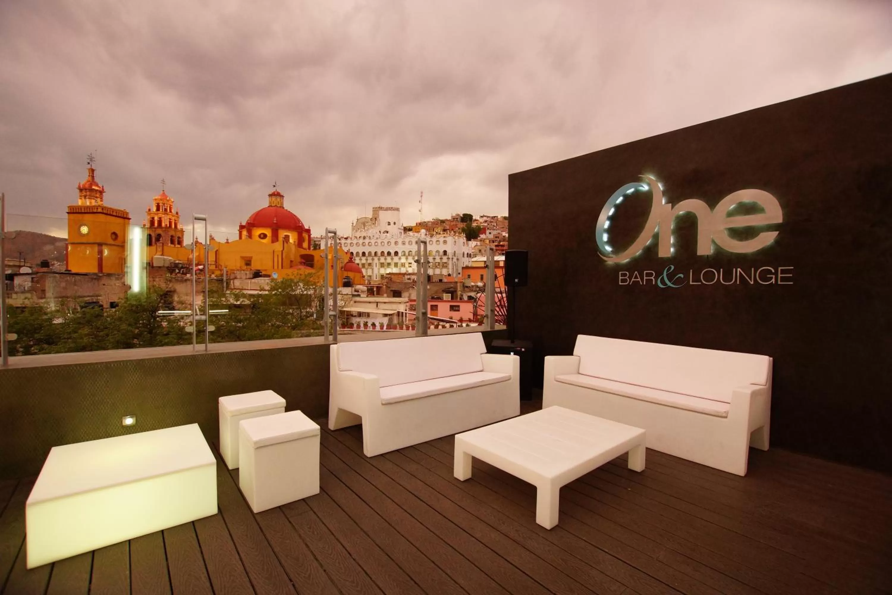 Lounge or bar in 1850 Hotel Boutique