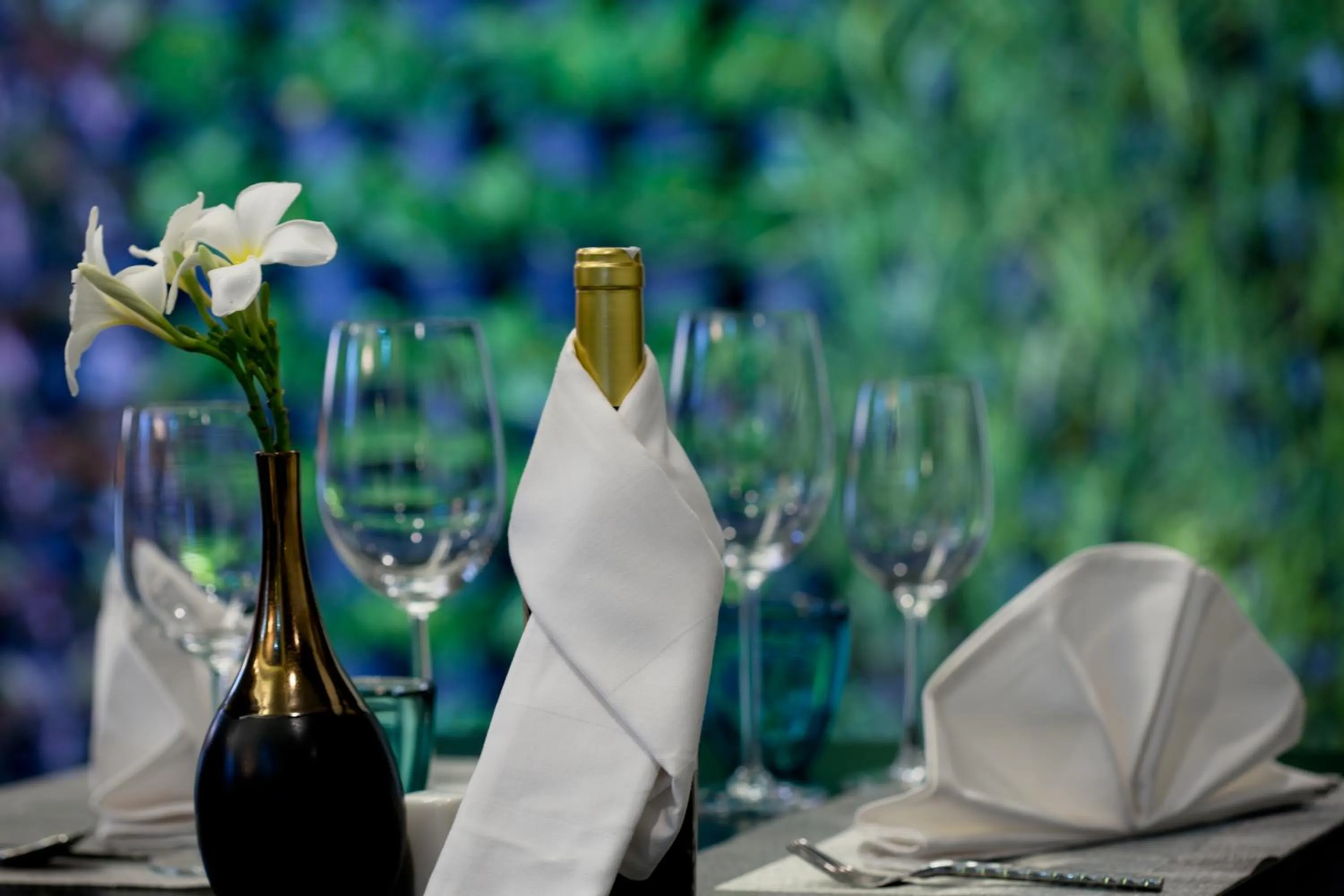 Restaurant/places to eat in Monthara Angkor Residence