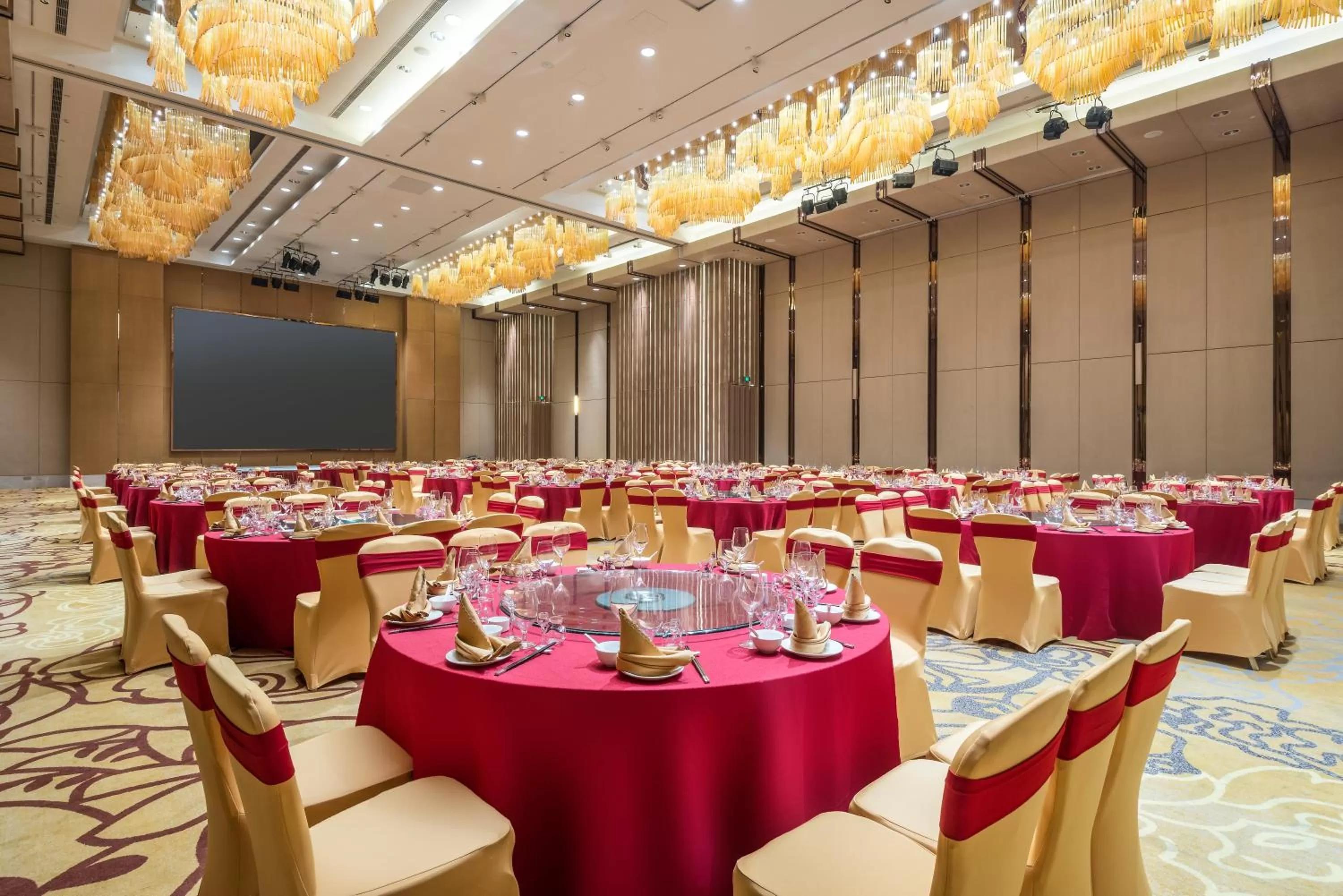 Meeting/conference room in Crowne Plaza Yangzhou by IHG