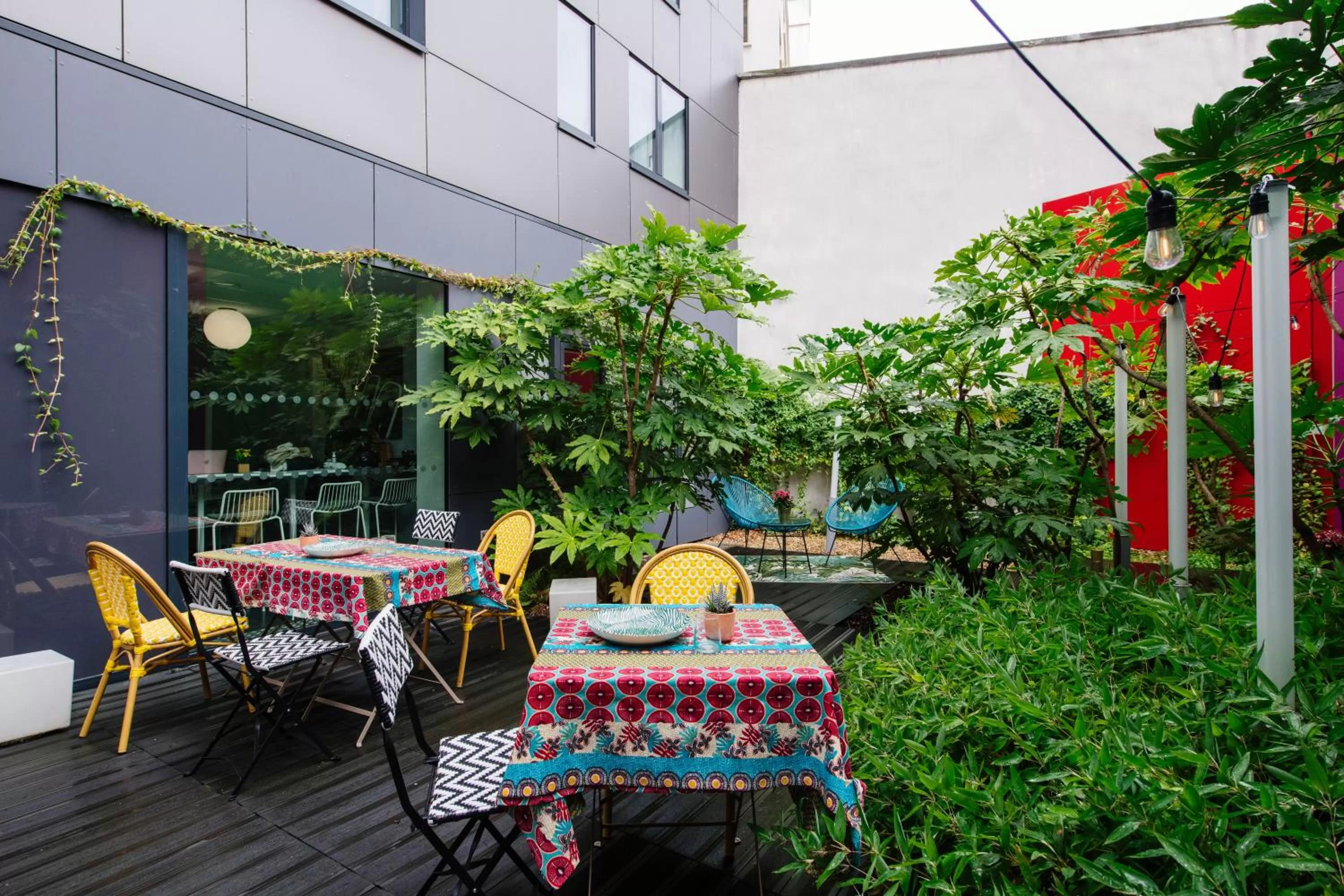 Patio in Aparthotel Adagio Access Paris Reuilly