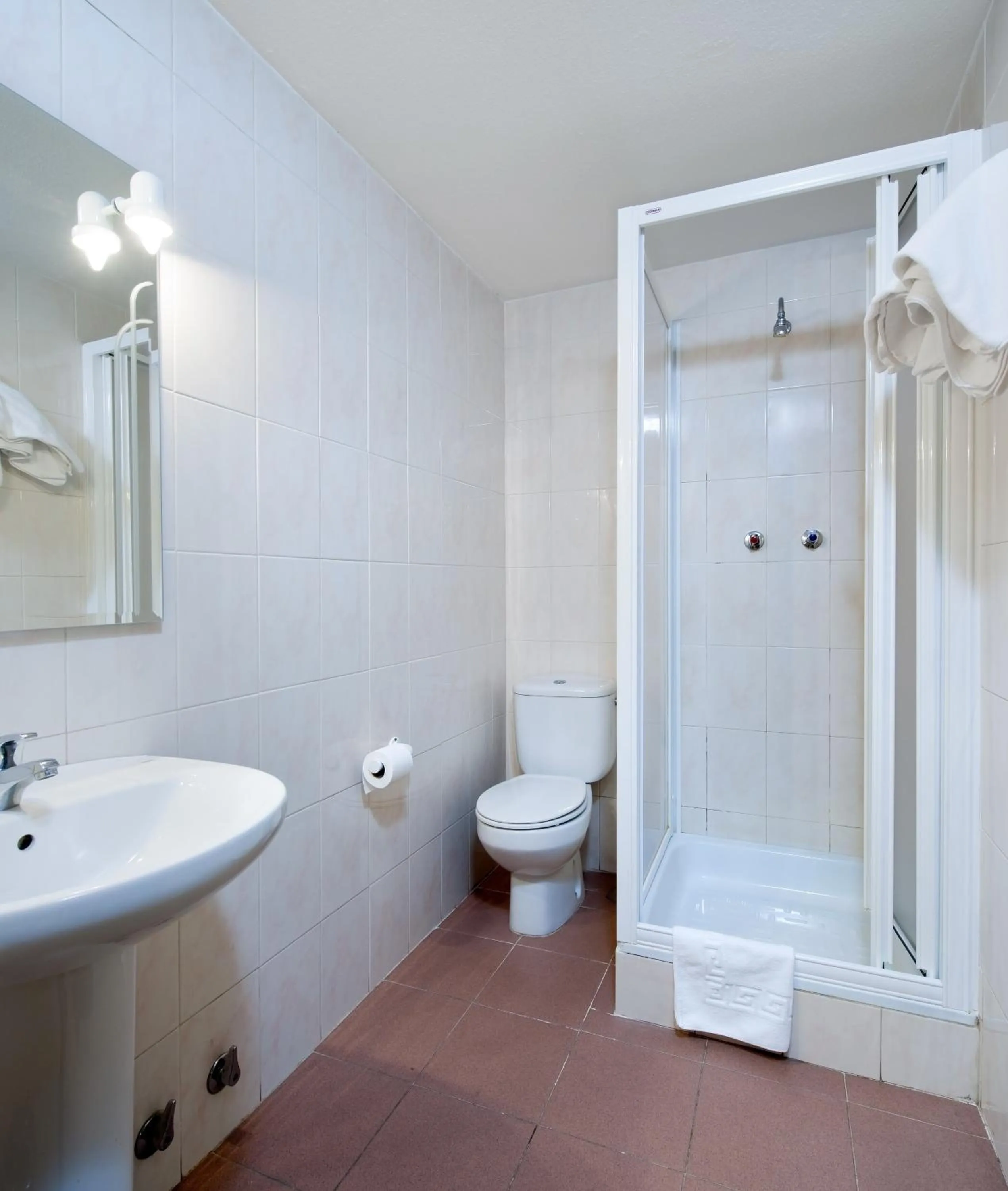 Bathroom in Hostal Ballesta