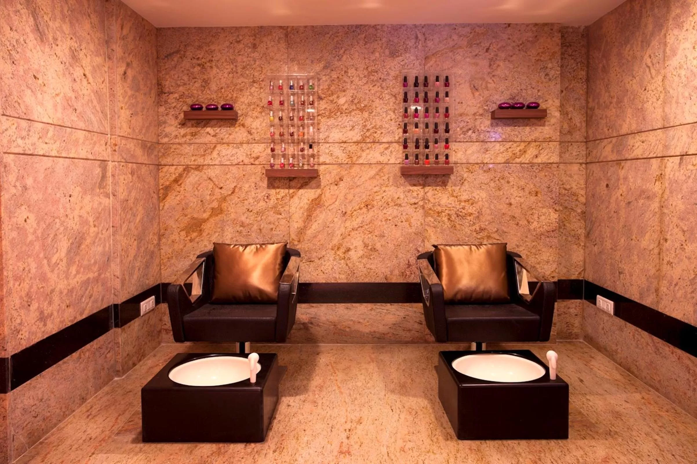 Massage in Radisson Blu Hotel Chennai City Centre