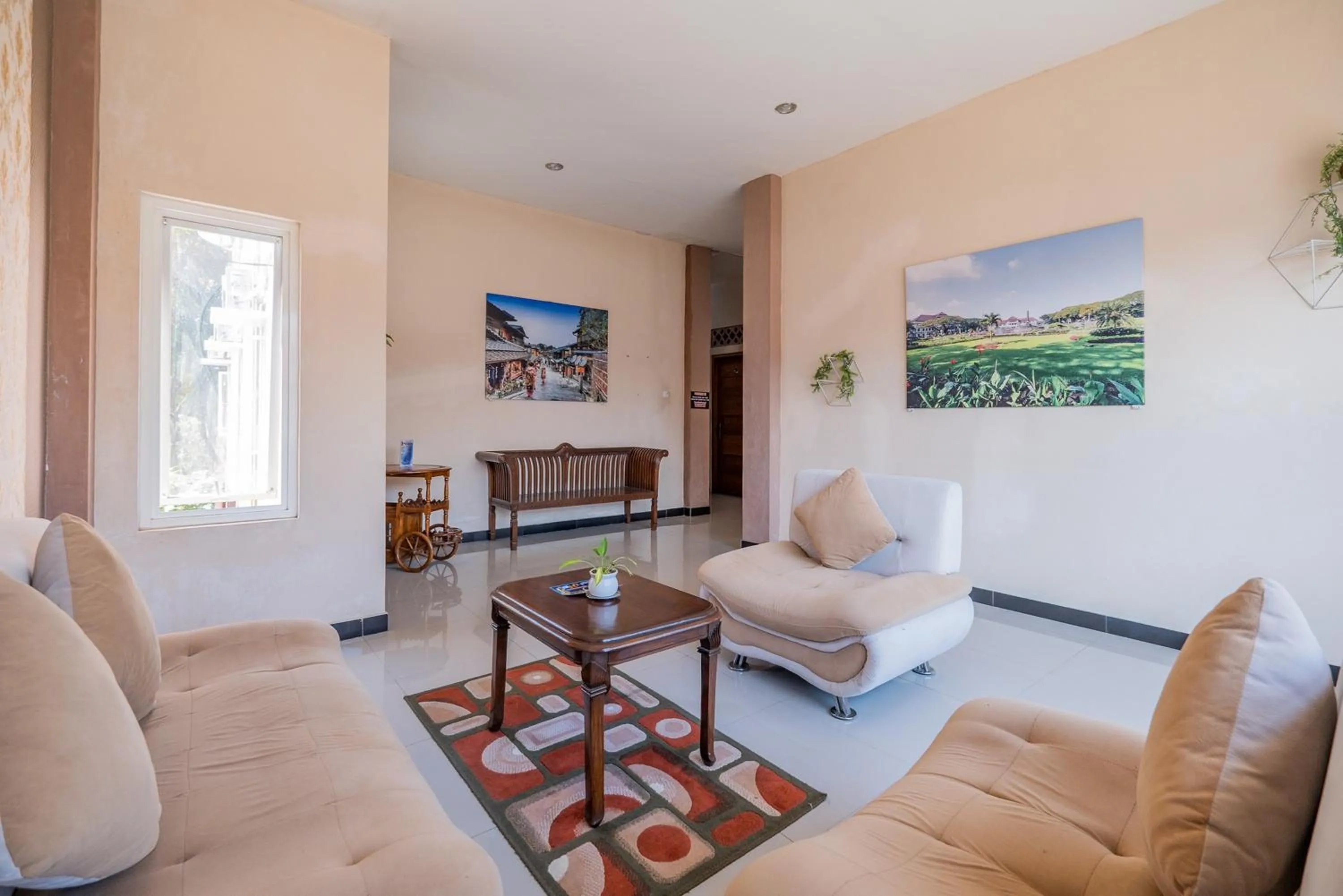 Living room in RedDoorz Syariah near Batu Night Spectacular