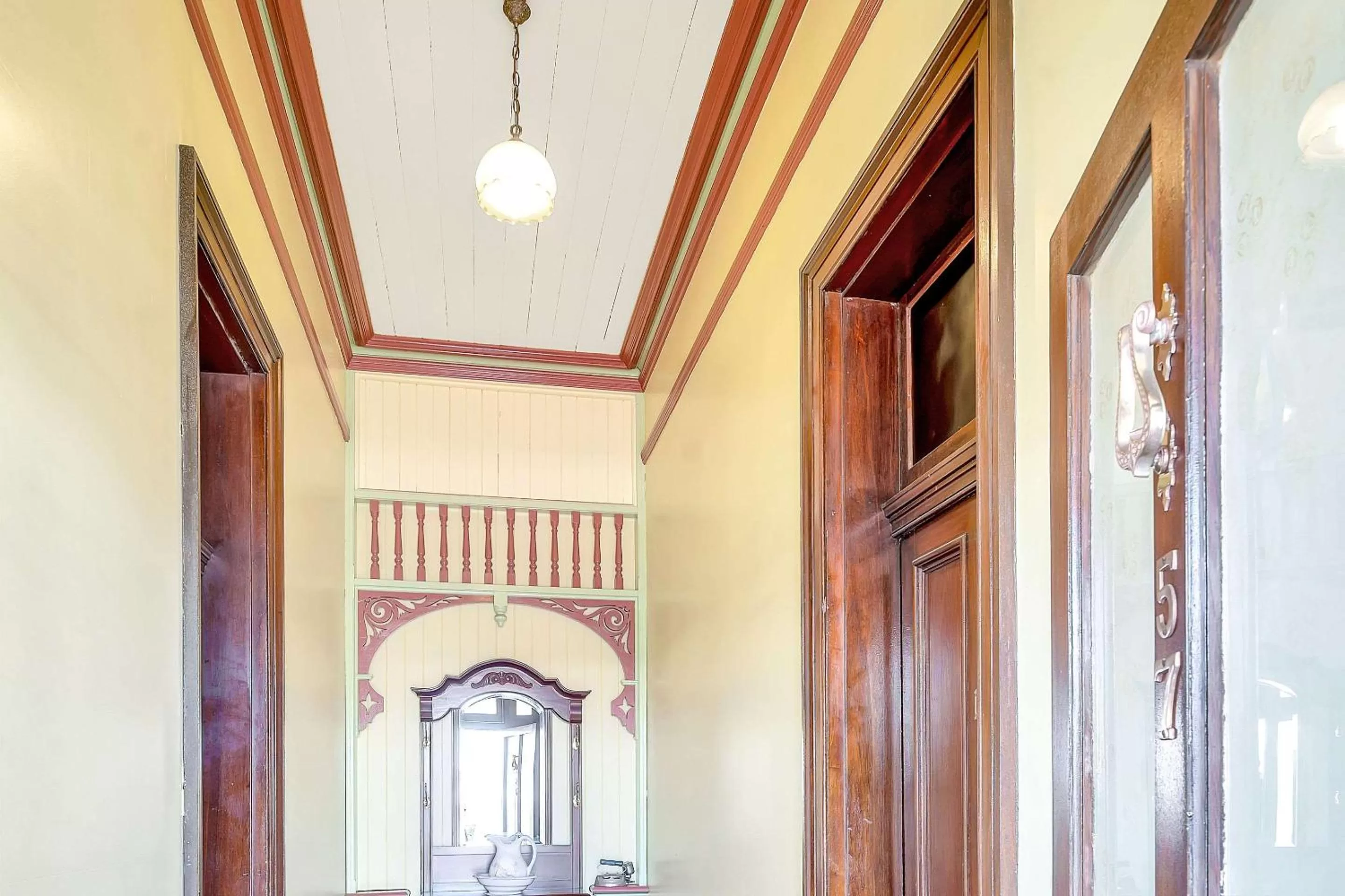 Lobby or reception in Warwick Settlers Inn