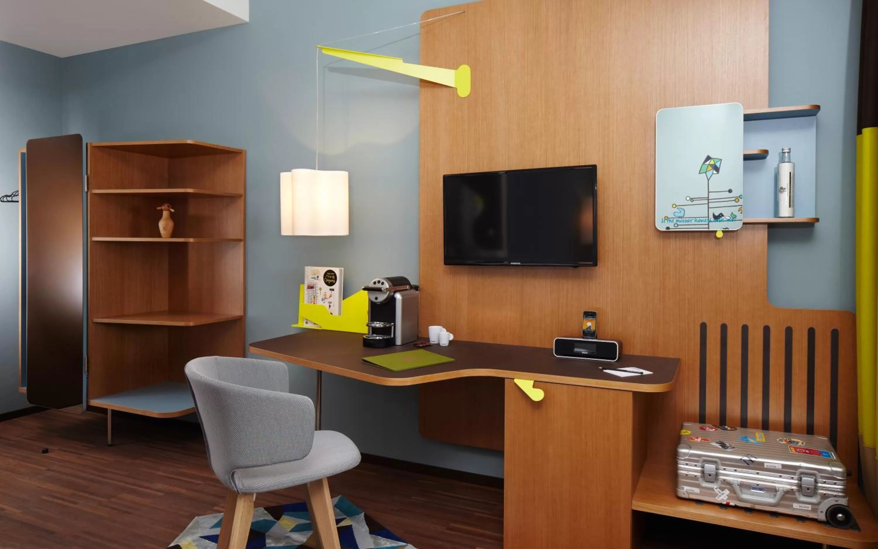 TV and multimedia in 25hours Hotel Zürich West