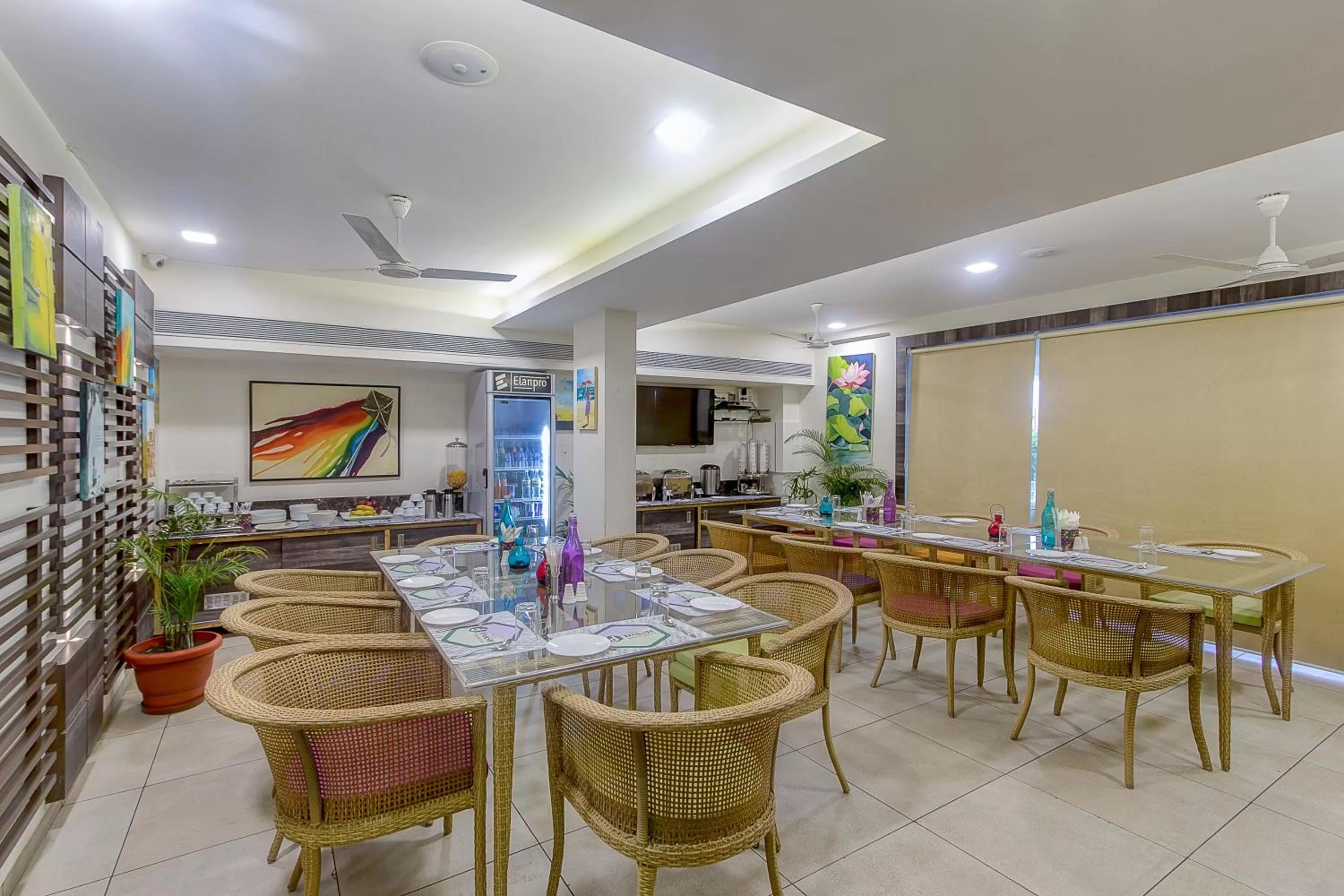 Restaurant/places to eat in Treebo Daksh Residency