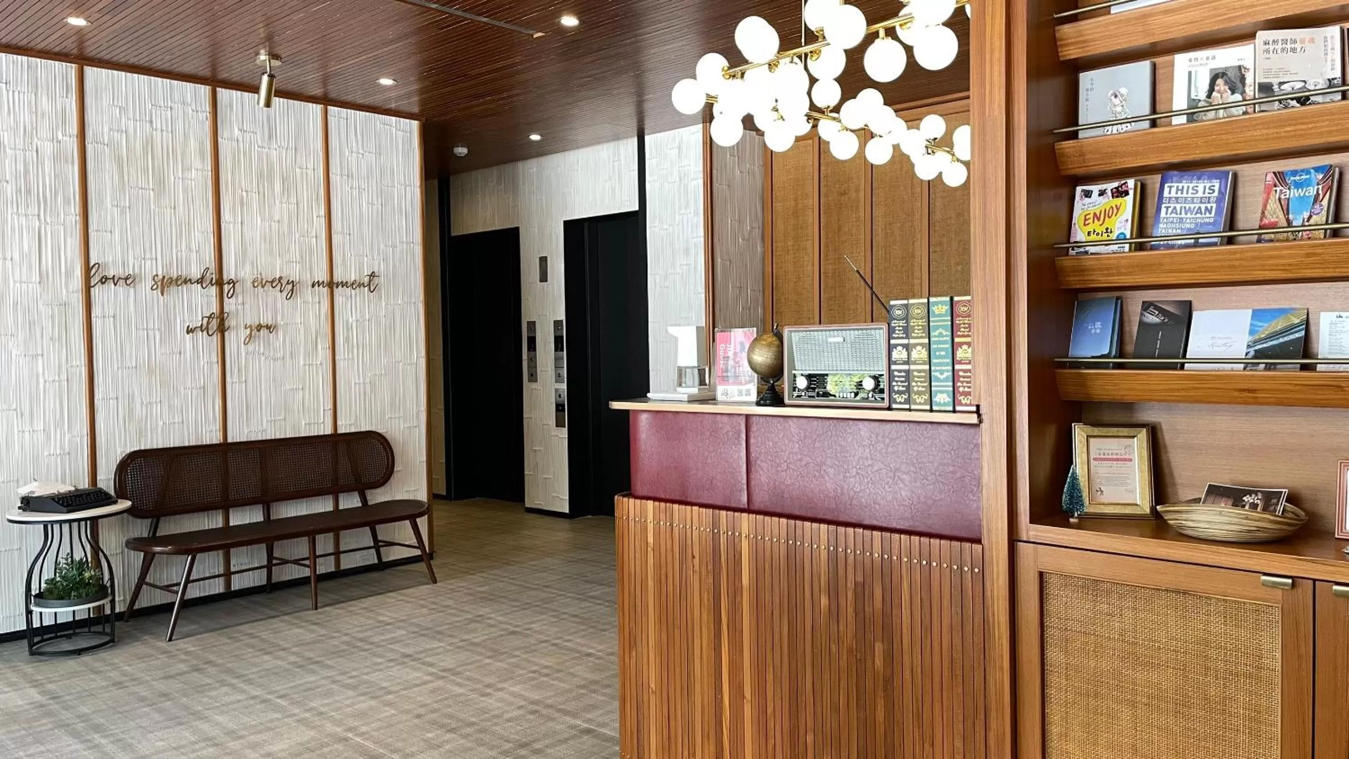 Lobby/Reception in Jia's Inn