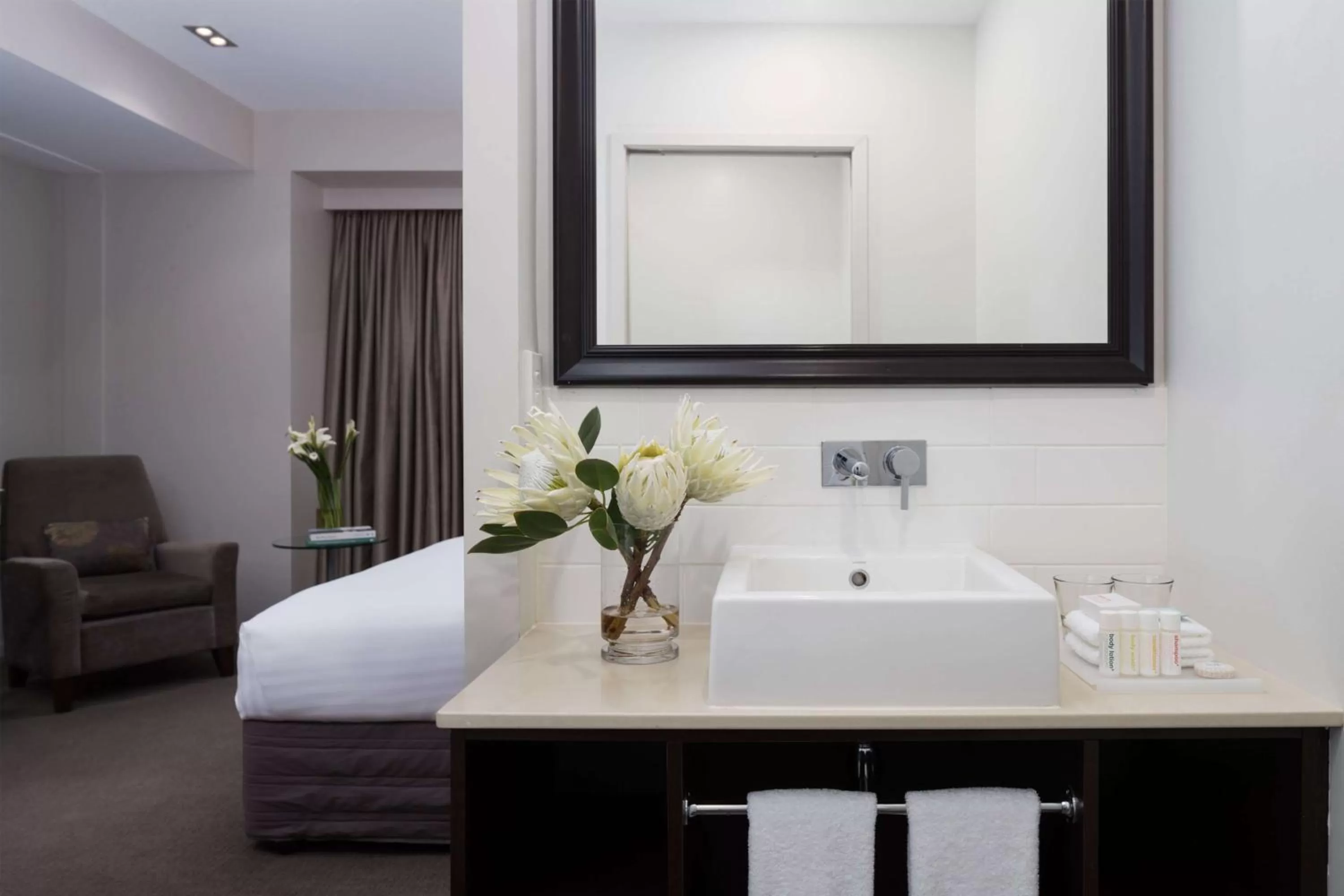 Bathroom in Rydges Auckland