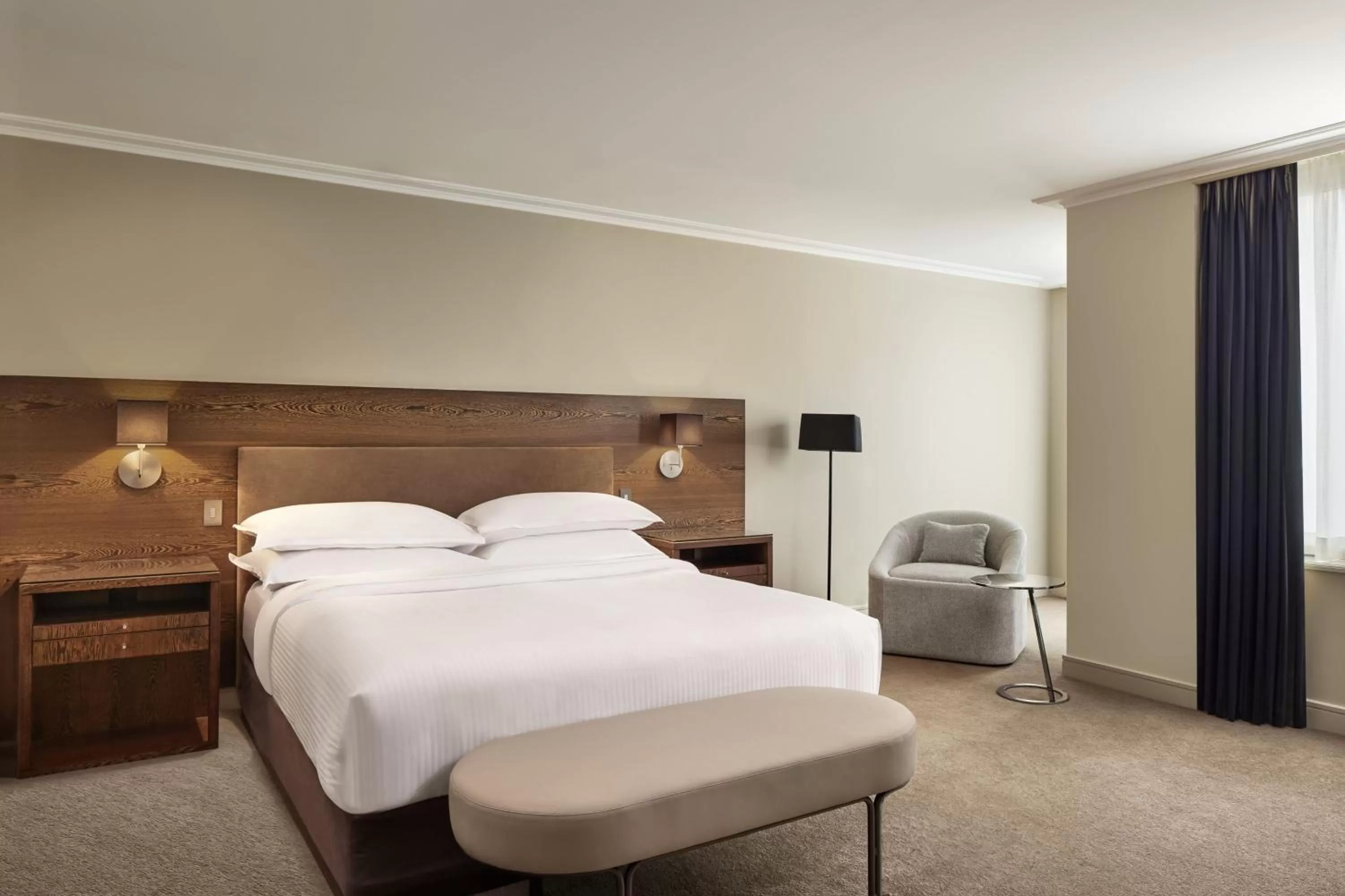 Bedroom, Bed in Sheraton Grand Sydney Hyde Park