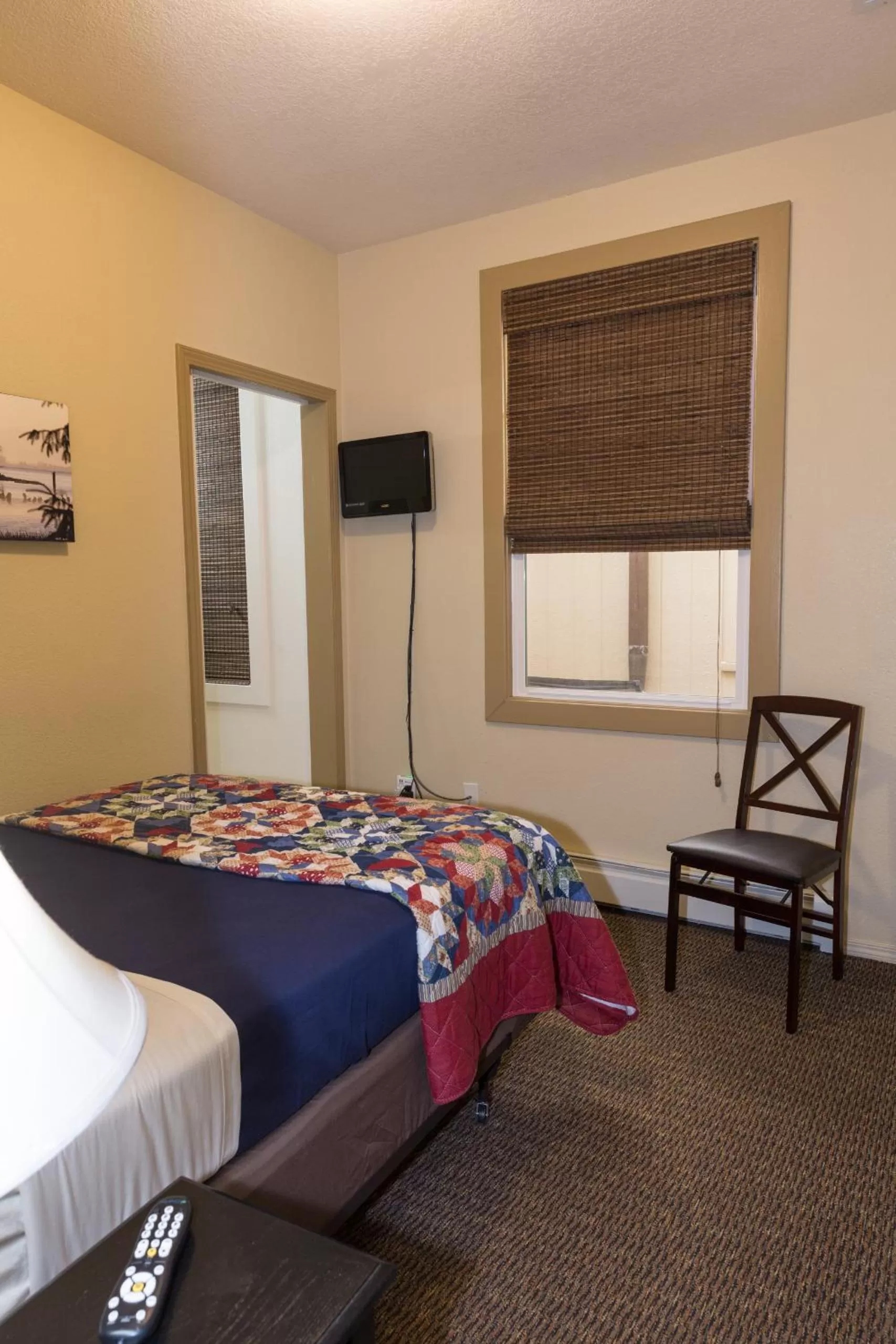 Bedroom in Hotel Cathlamet