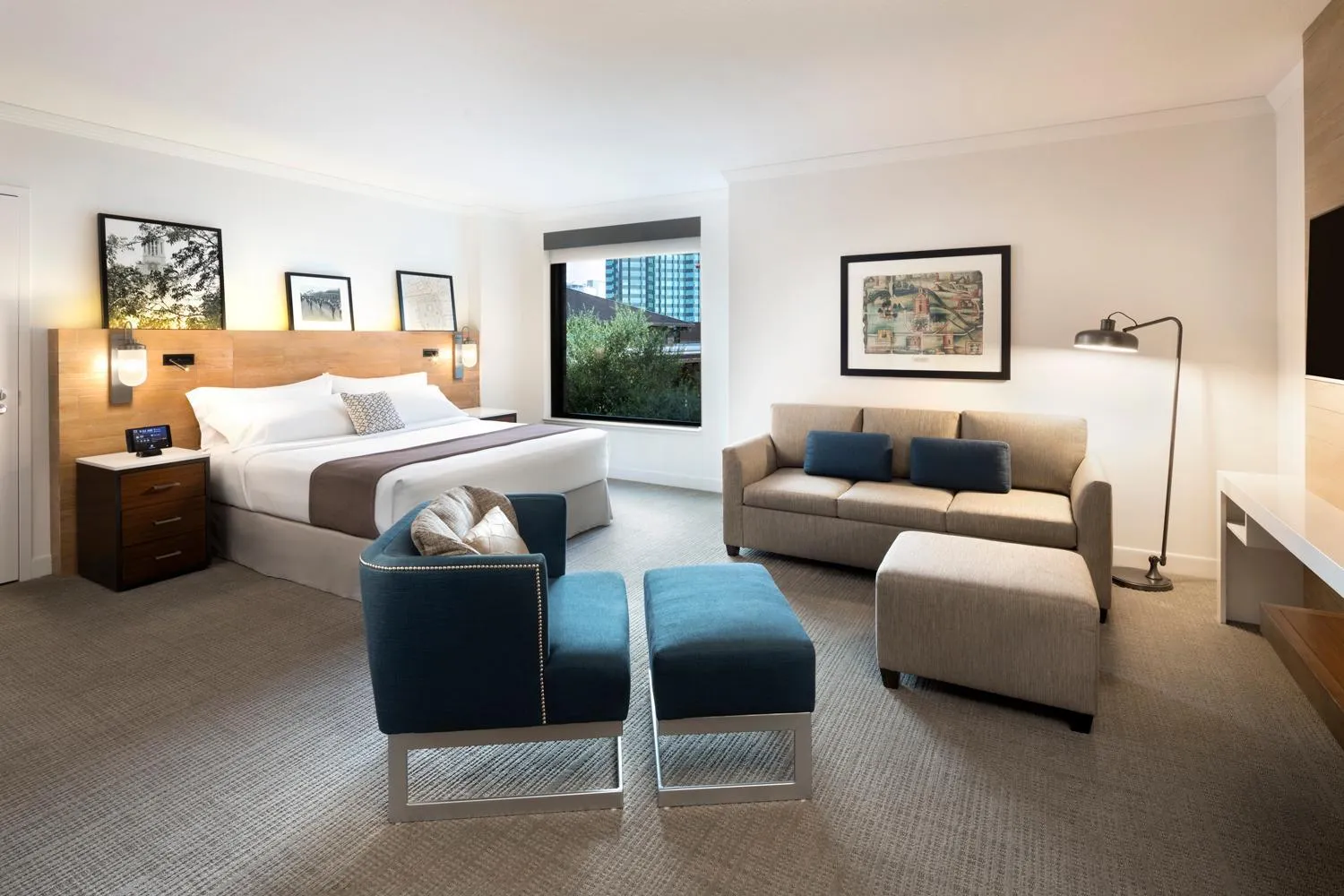 Bed in AT&T Hotel & Conference Center