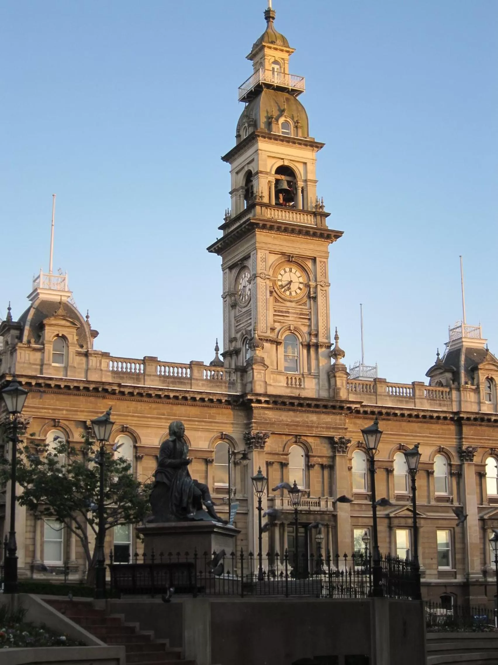 Facade/entrance in Amross Motel